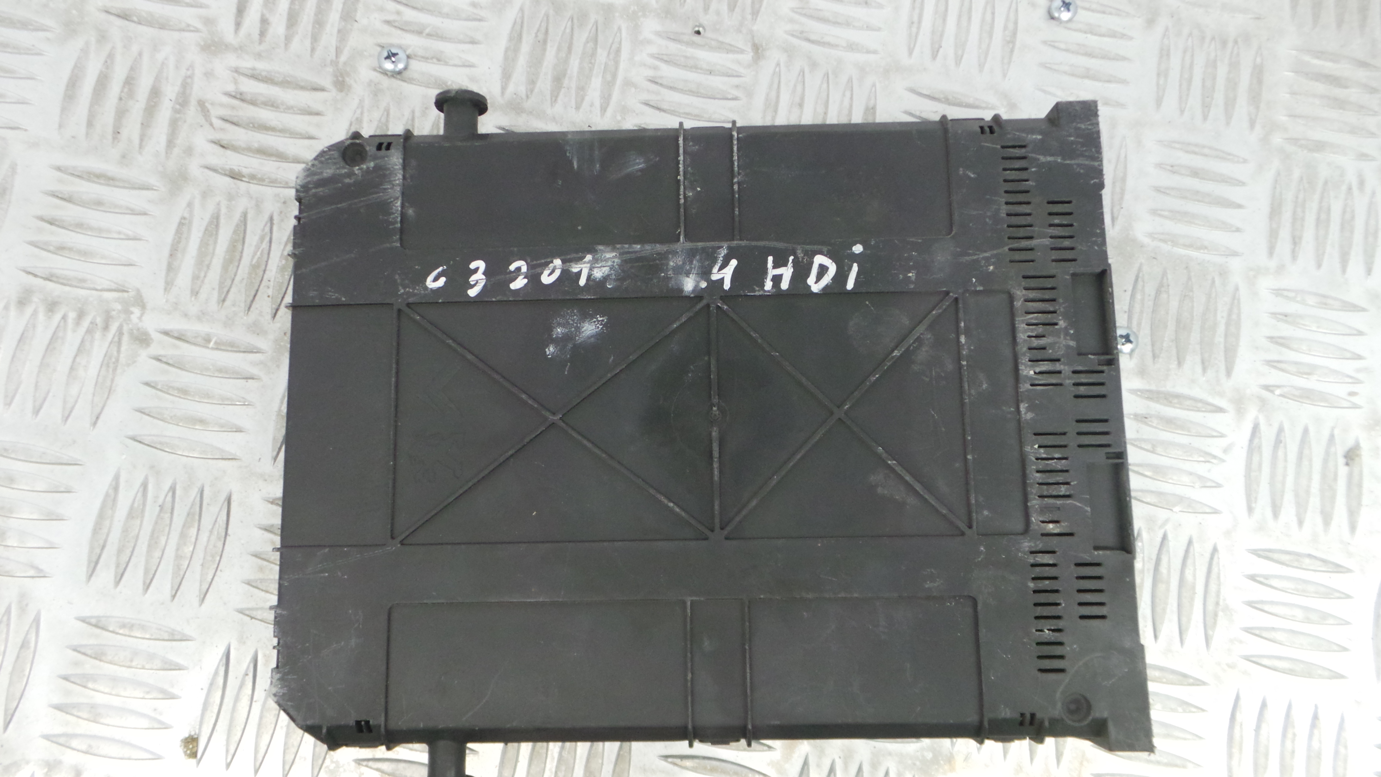 Caixa dos Fusíveis / BSI / UCH / SAM 9666952280 - CITROËN C3 II (SC_)-33107953 Caixa dos Fusíveis / BSI / UCH / SAM 9666952280 - CITROËN C3 II (SC_)-33107953