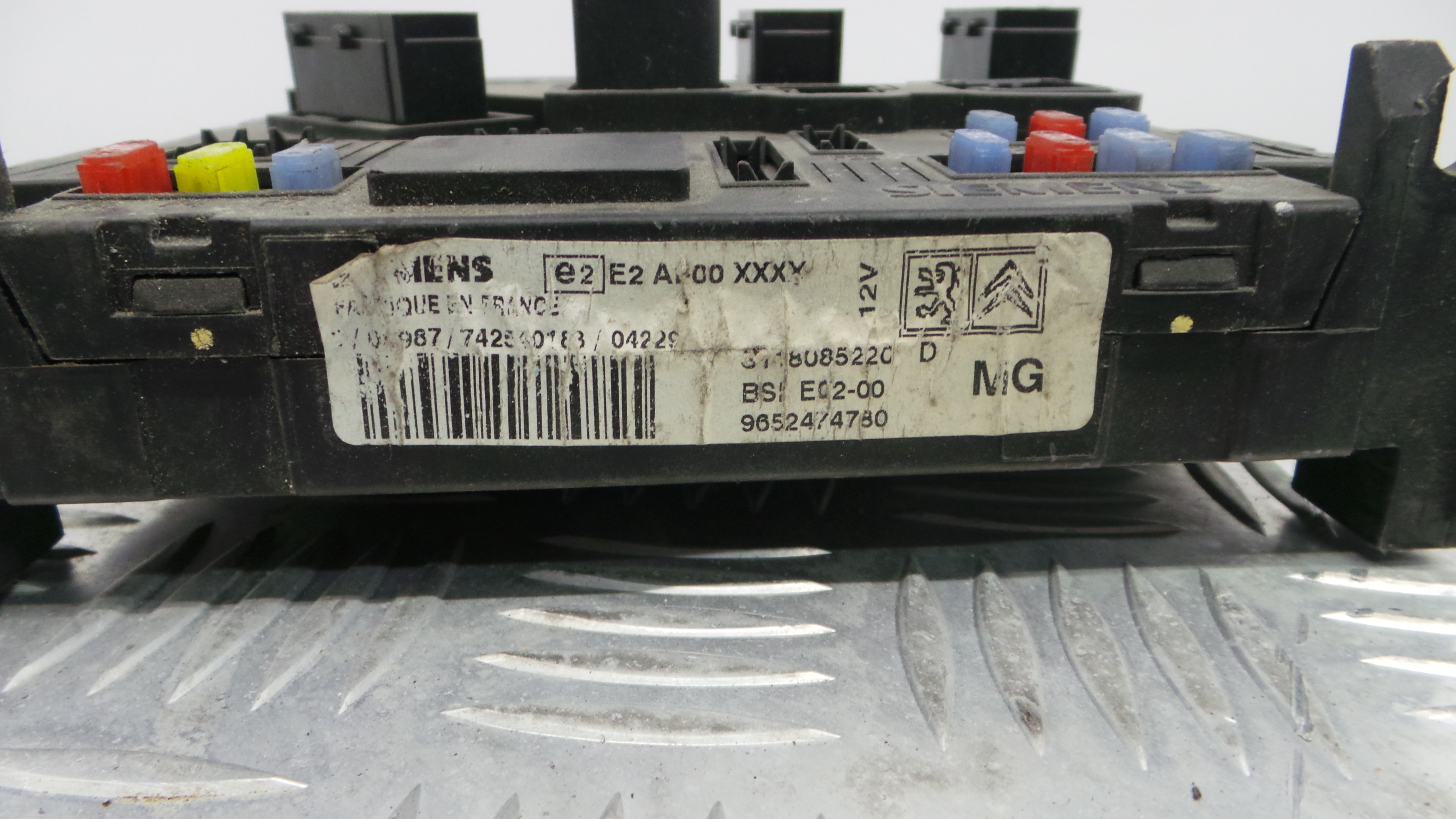 Caixa dos Fusíveis / BSI / UCH / SAM 9652474780 - PEUGEOT 206 Hatchback (2A/C)-33107963 Caixa dos Fusíveis / BSI / UCH / SAM 9652474780 - PEUGEOT 206 Hatchback (2A/C)-33107963