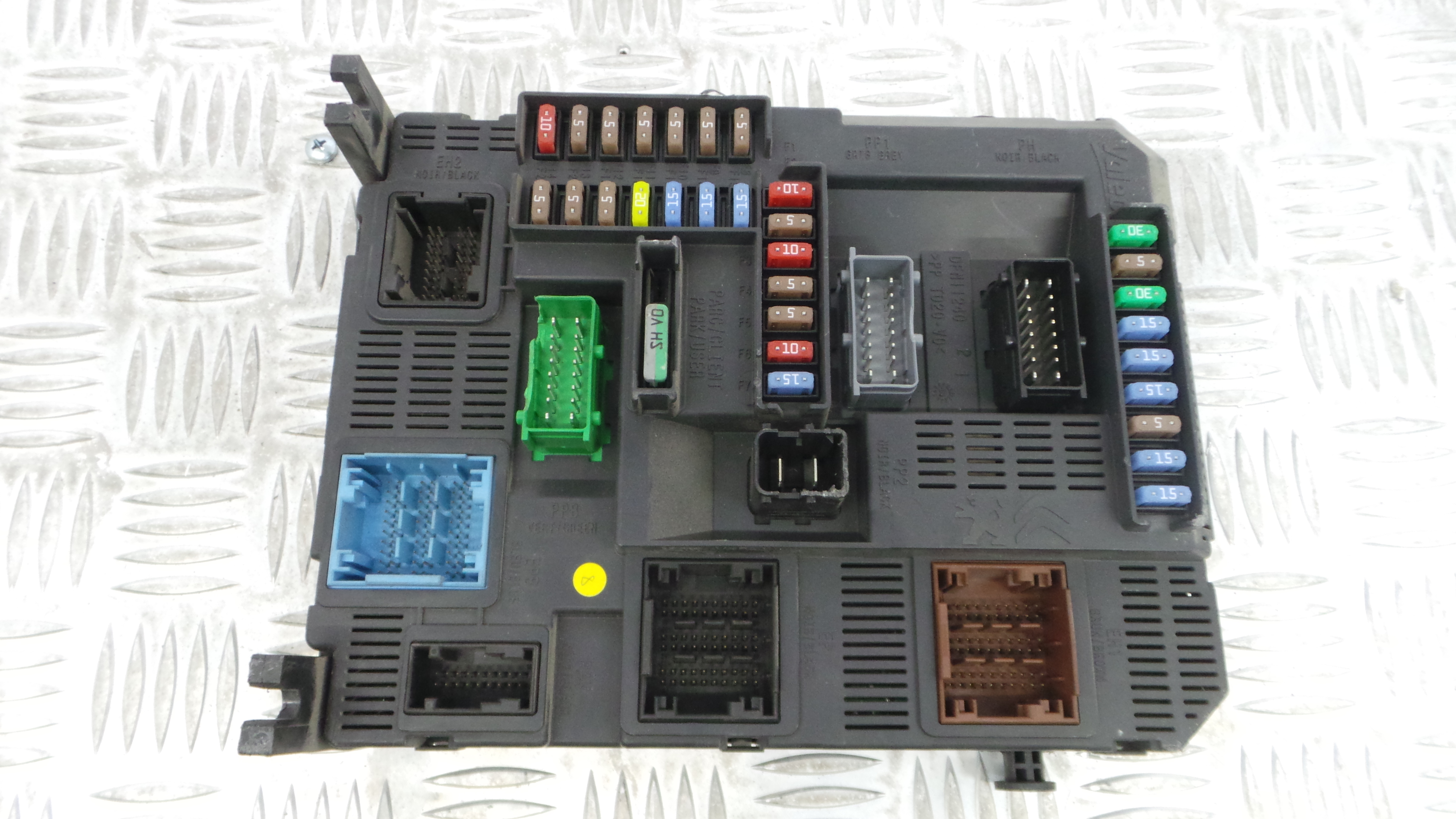 Caixa dos Fusíveis / BSI / UCH / SAM 9678355880 - PEUGEOT 208 I (CA_, CC_)-33107975