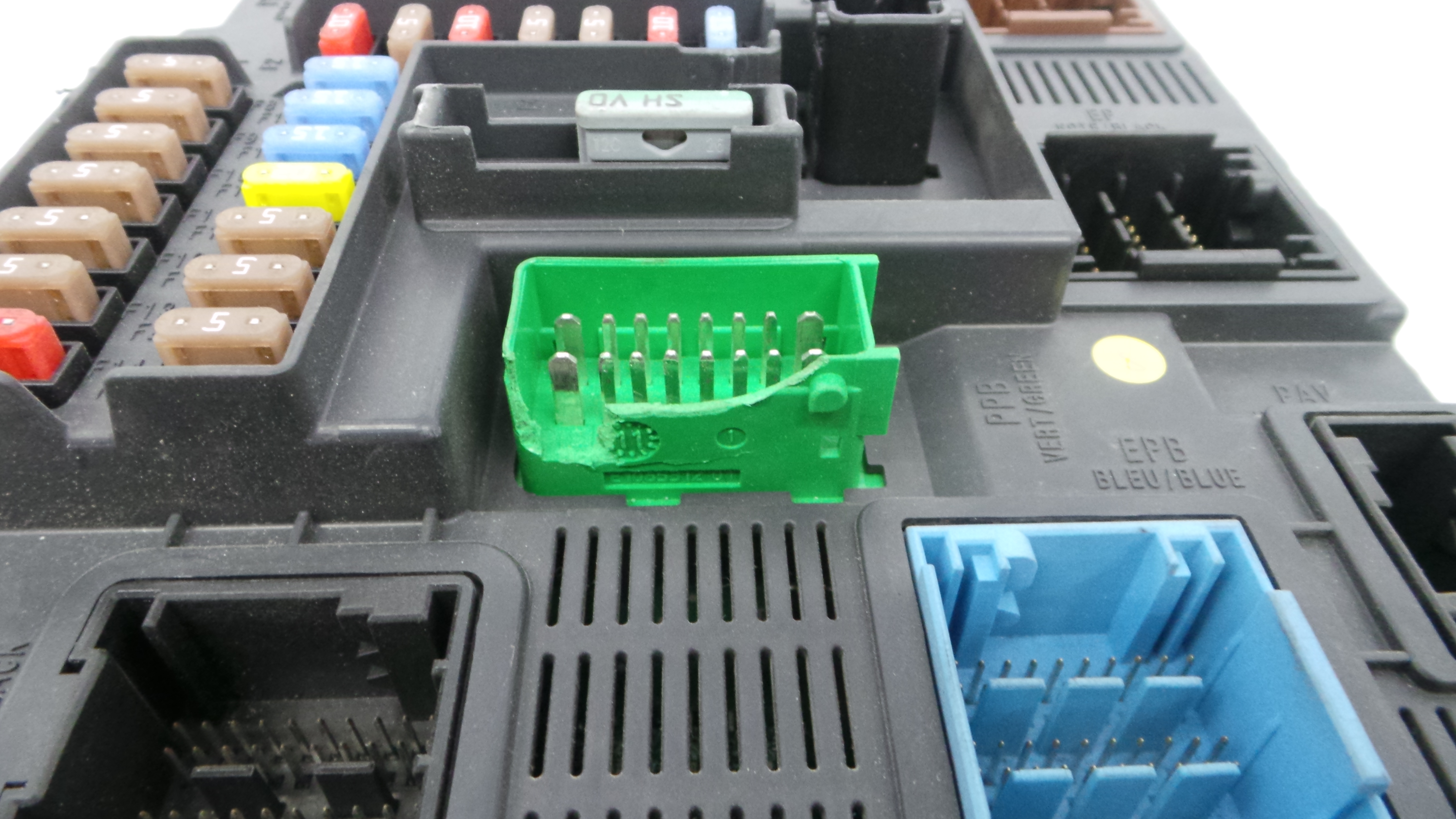 Caixa dos Fusíveis / BSI / UCH / SAM 9678355880 - PEUGEOT 208 I (CA_, CC_)-33107975