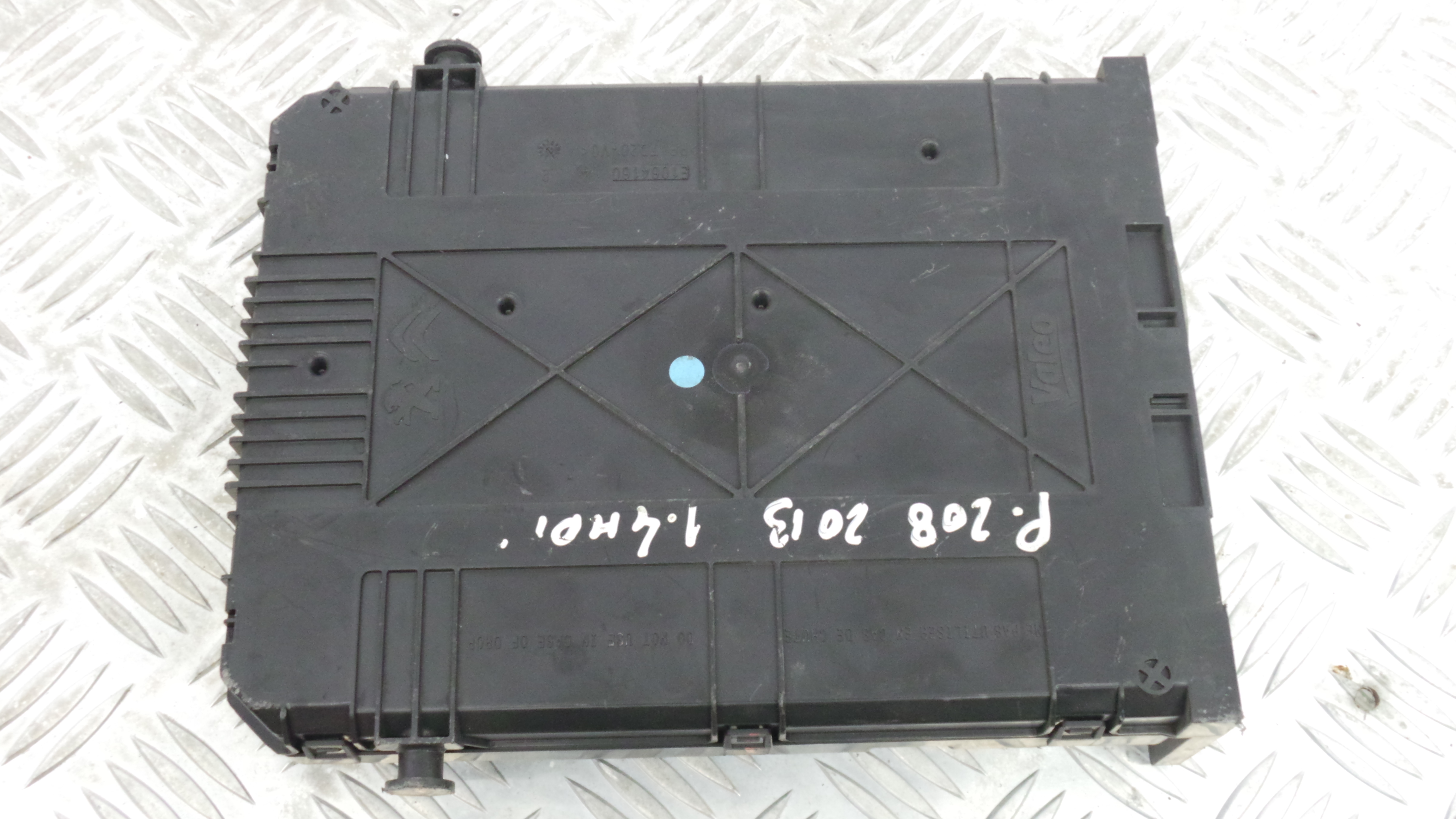 Caixa dos Fusíveis / BSI / UCH / SAM 9678355980 - PEUGEOT 208 I (CA_, CC_)-33108743 Caixa dos Fusíveis / BSI / UCH / SAM 9678355980 - PEUGEOT 208 I (CA_, CC_)-33108743