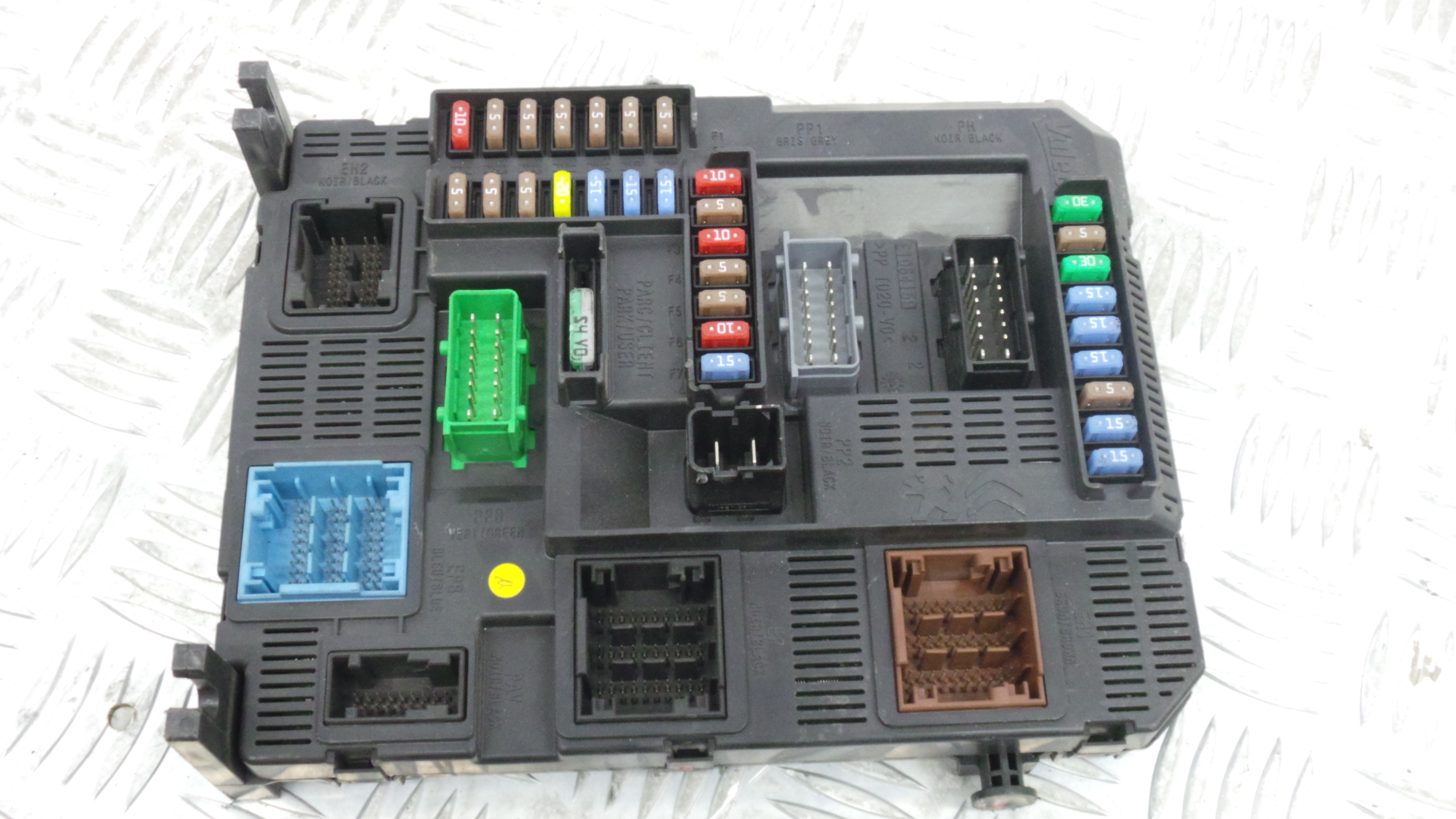 Caixa dos Fusíveis / BSI / UCH / SAM 9678355980 - PEUGEOT 208 I (CA_, CC_)-33108743