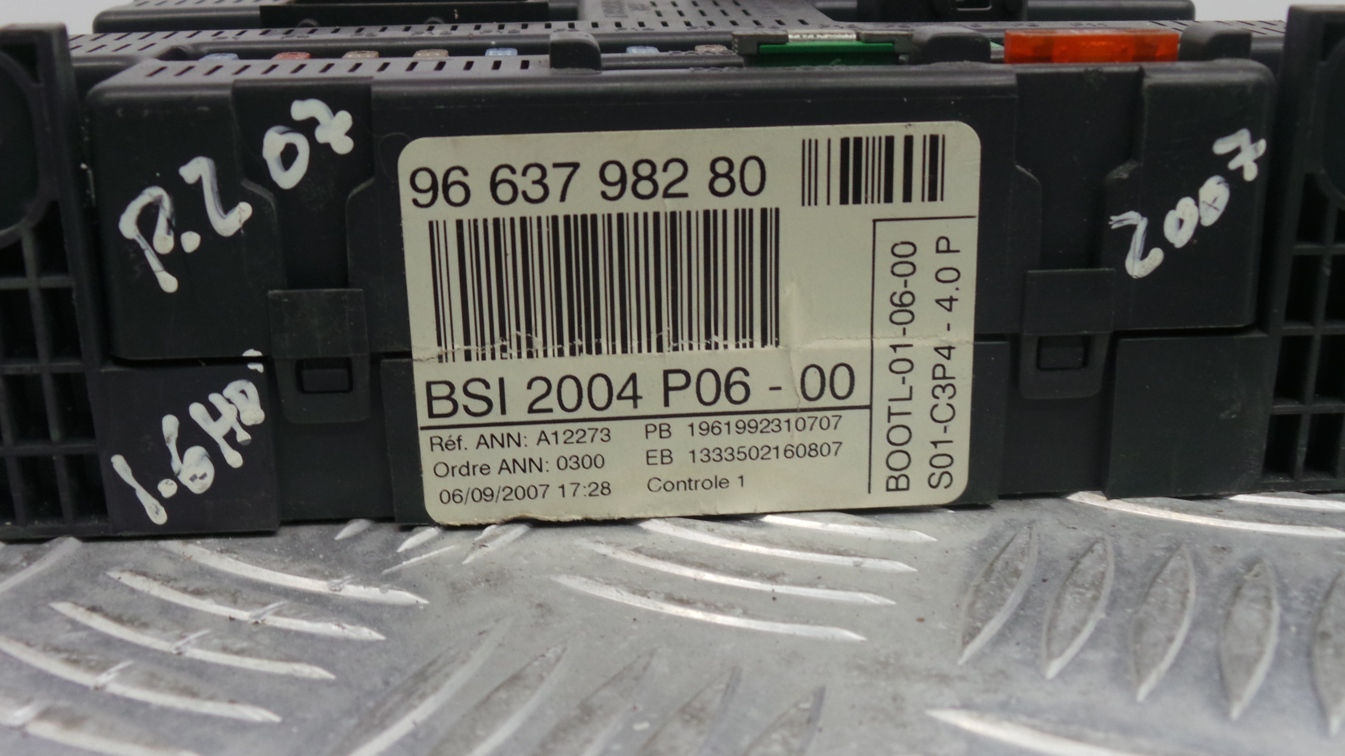 Caixa dos Fusíveis / BSI / UCH / SAM 9663798280 - PEUGEOT 207 (WA_, WC_), 207/207+ (WA_, WC_)-33108816