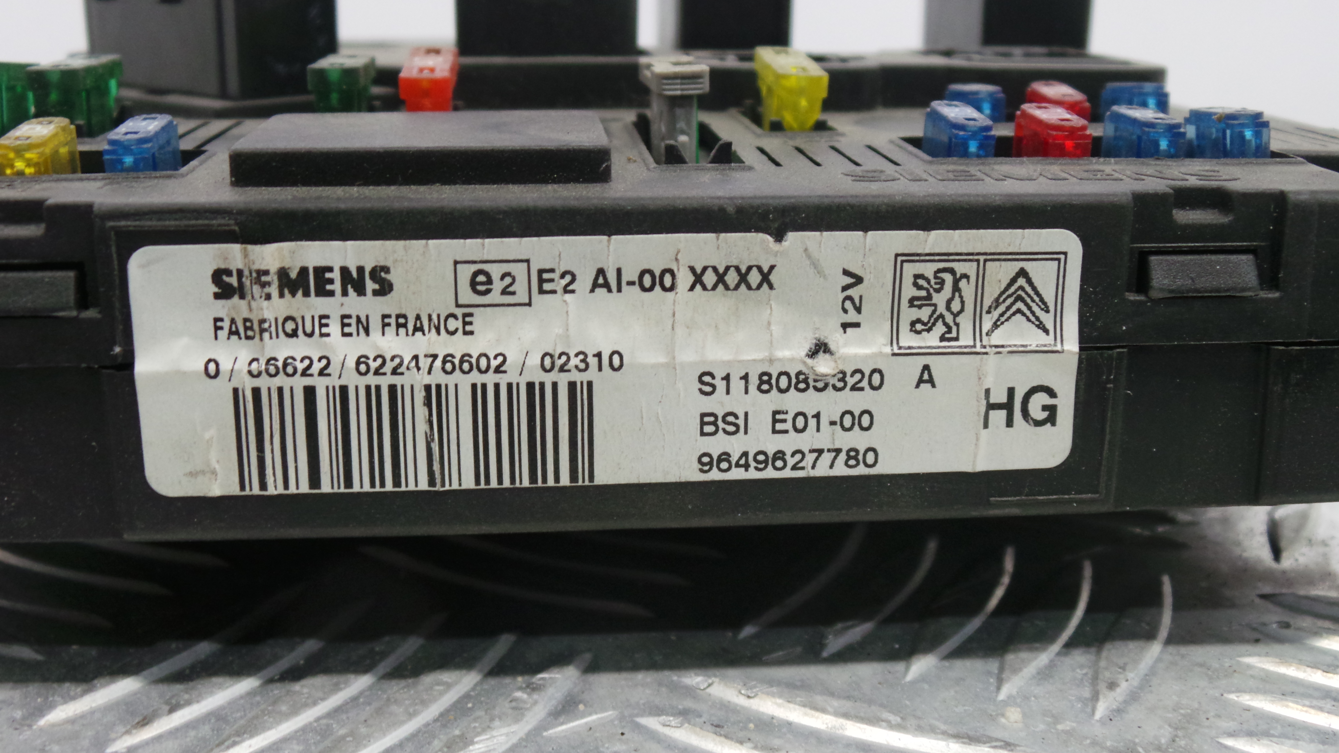 Caixa dos Fusíveis / BSI / UCH / SAM 9649627780 - CITROËN XSARA PICASSO (N68)-33108903