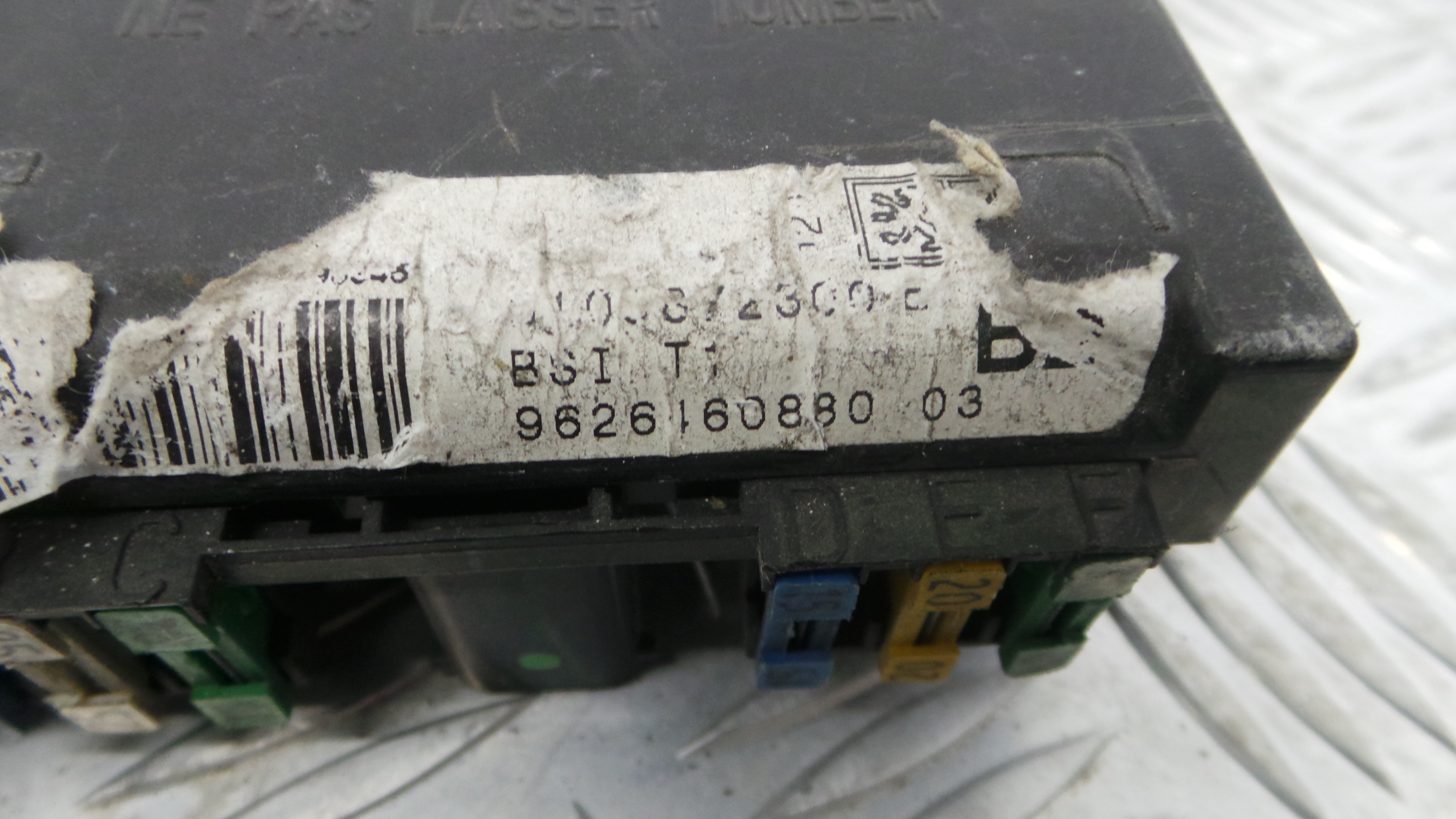 Caixa dos Fusíveis / BSI / UCH / SAM 9626460880 - PEUGEOT 206 Hatchback (2A/C)-33108985