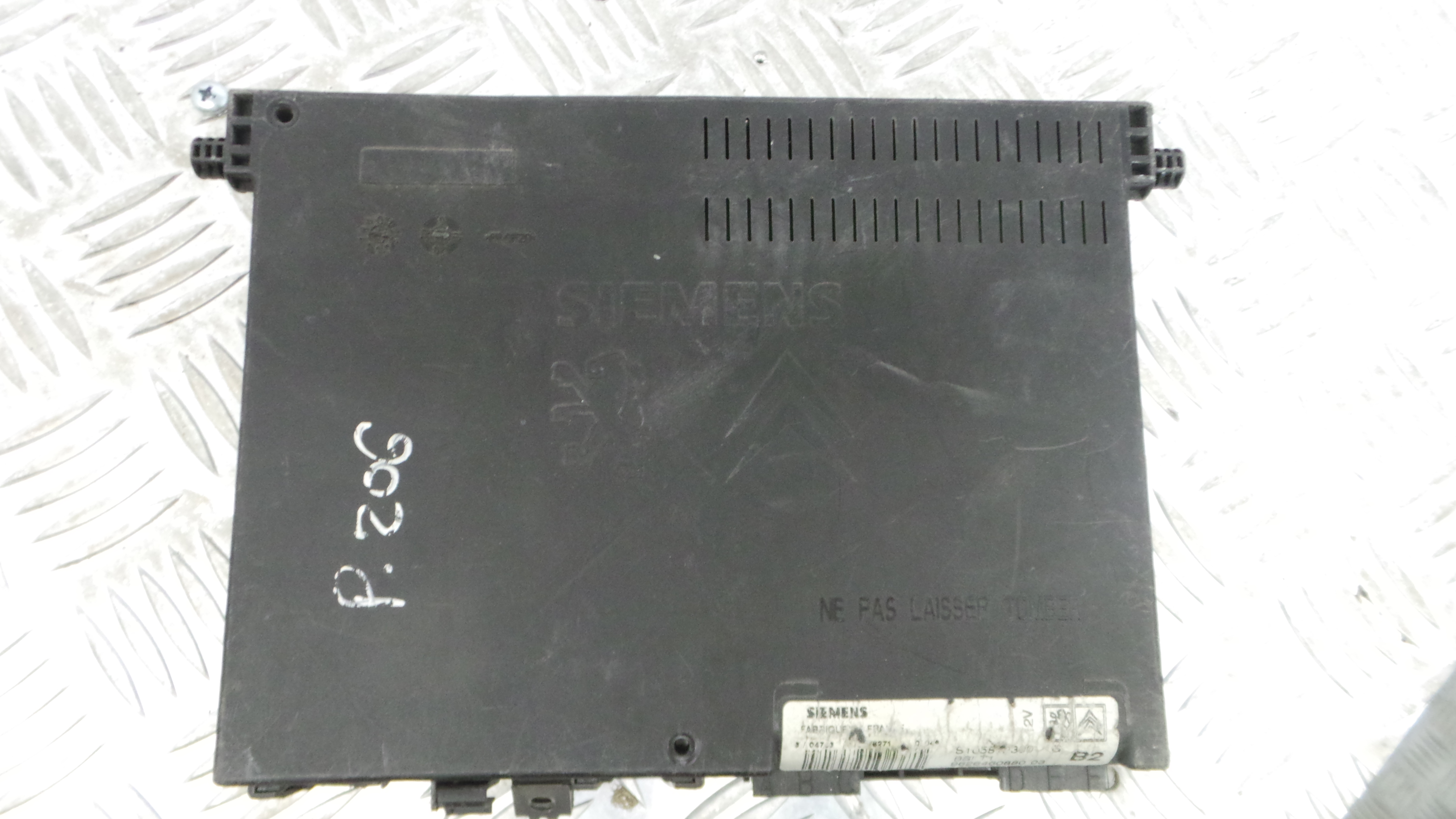 Caixa dos Fusíveis / BSI / UCH / SAM 9626460880 - PEUGEOT 206 Hatchback (2A/C)-33109016