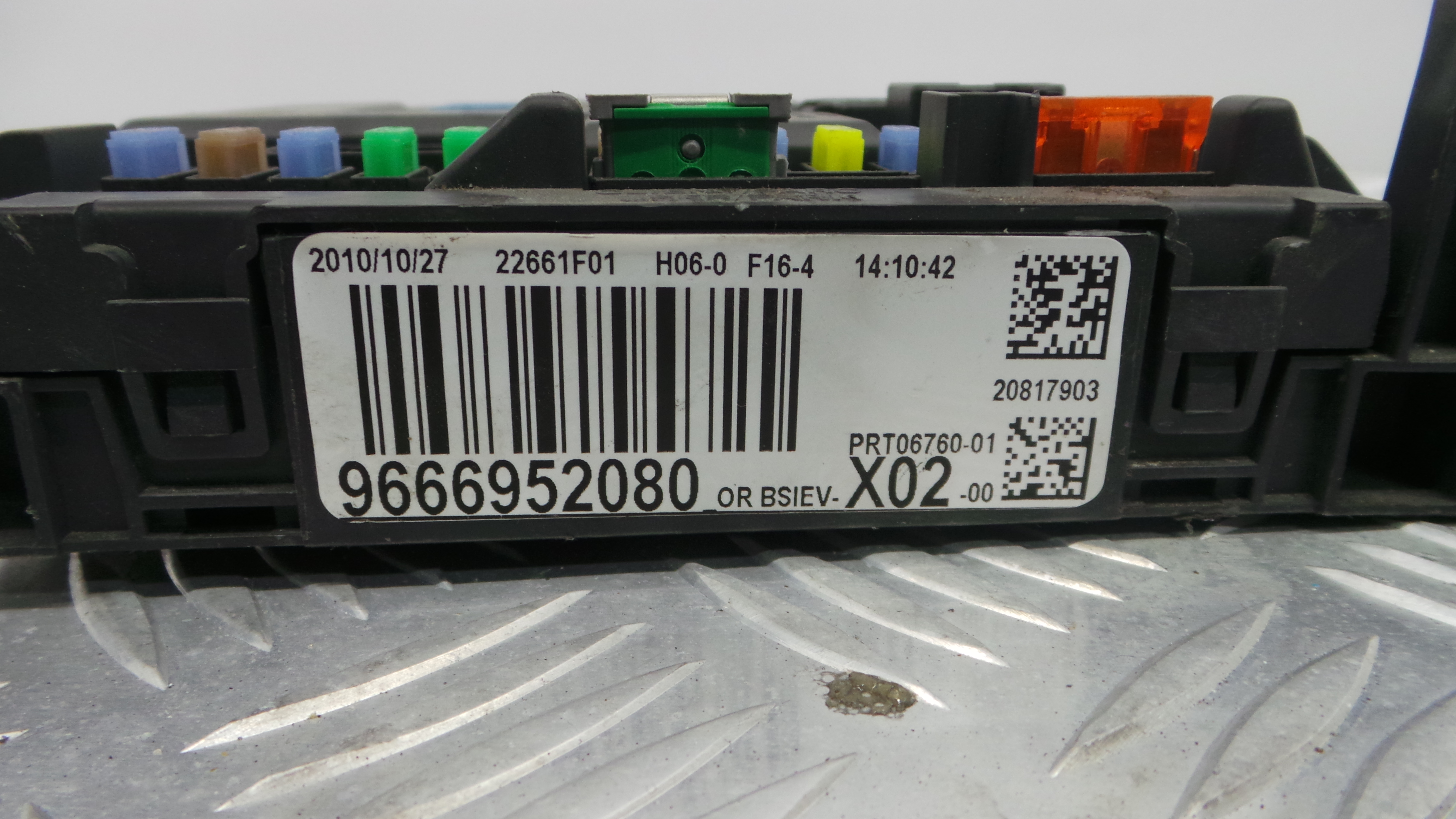 Caixa dos Fusíveis / BSI / UCH / SAM 9666952080 - CITROËN C3 II (SC_)-33109414