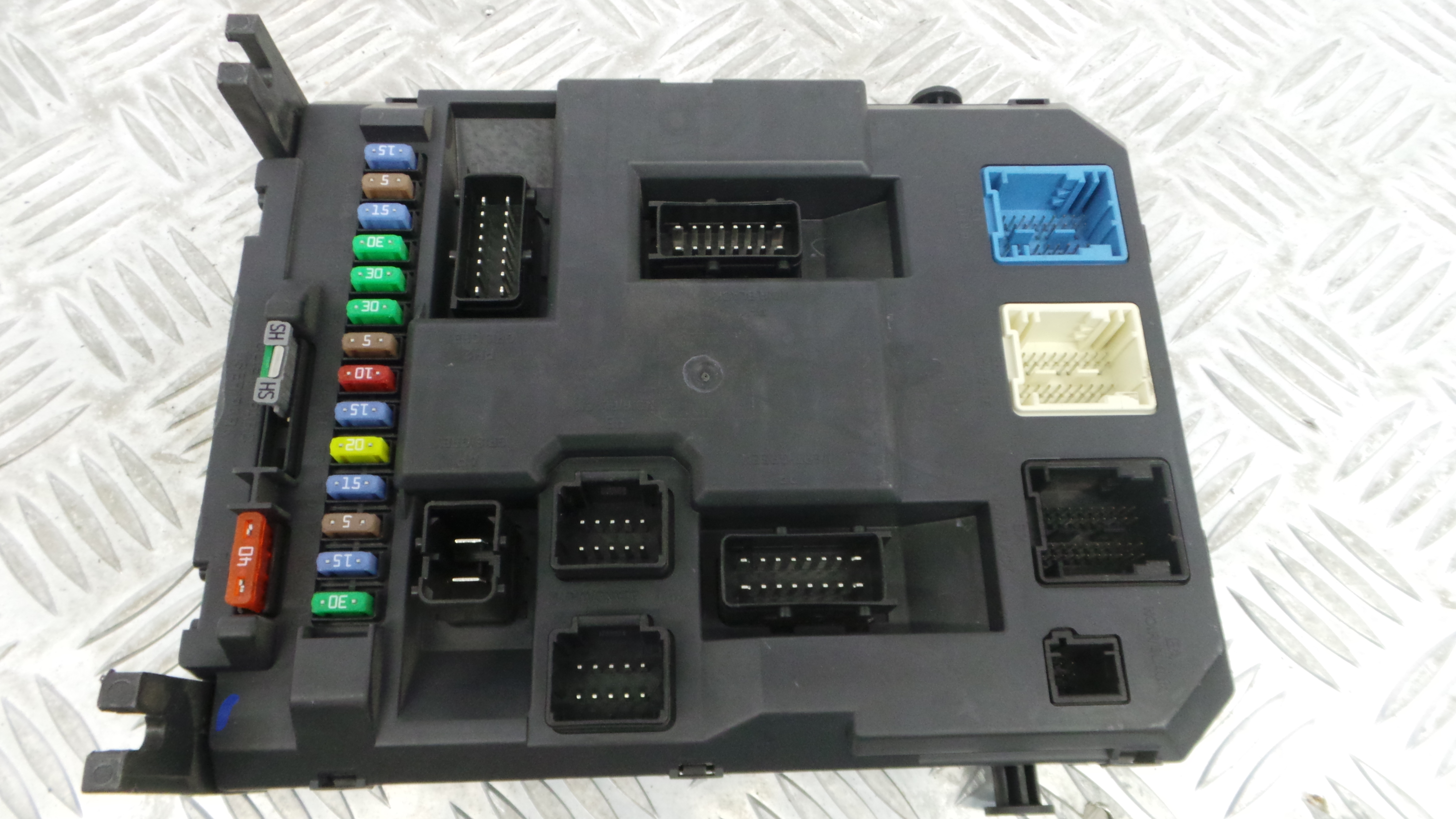 Caixa dos Fusíveis / BSI / UCH / SAM 9674016880 - CITROËN C3 II (SC_)-33109459