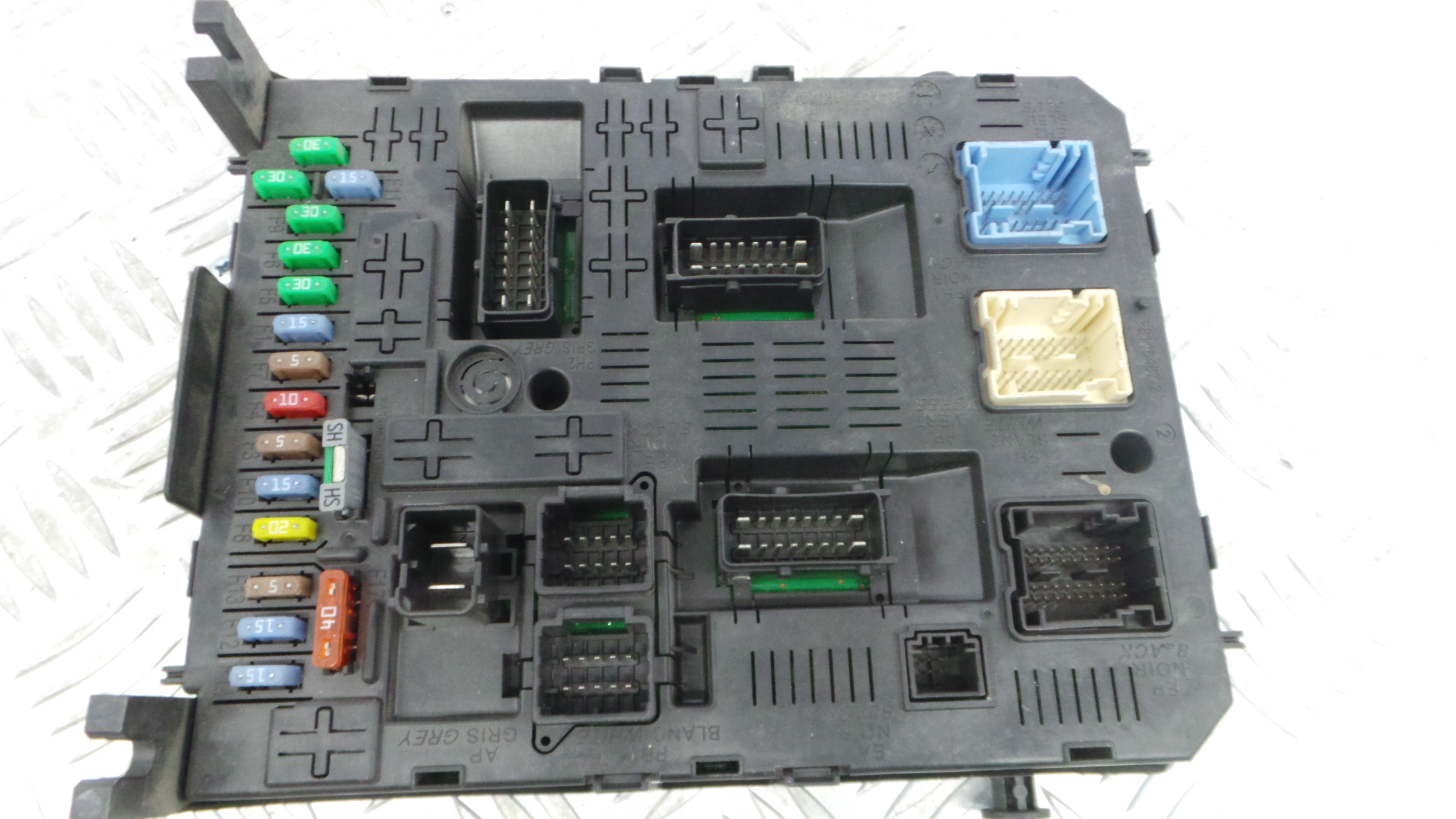 Caixa dos Fusíveis / BSI / UCH / SAM 966405908001 - PEUGEOT 308 I (4A_, 4C_)-33109468