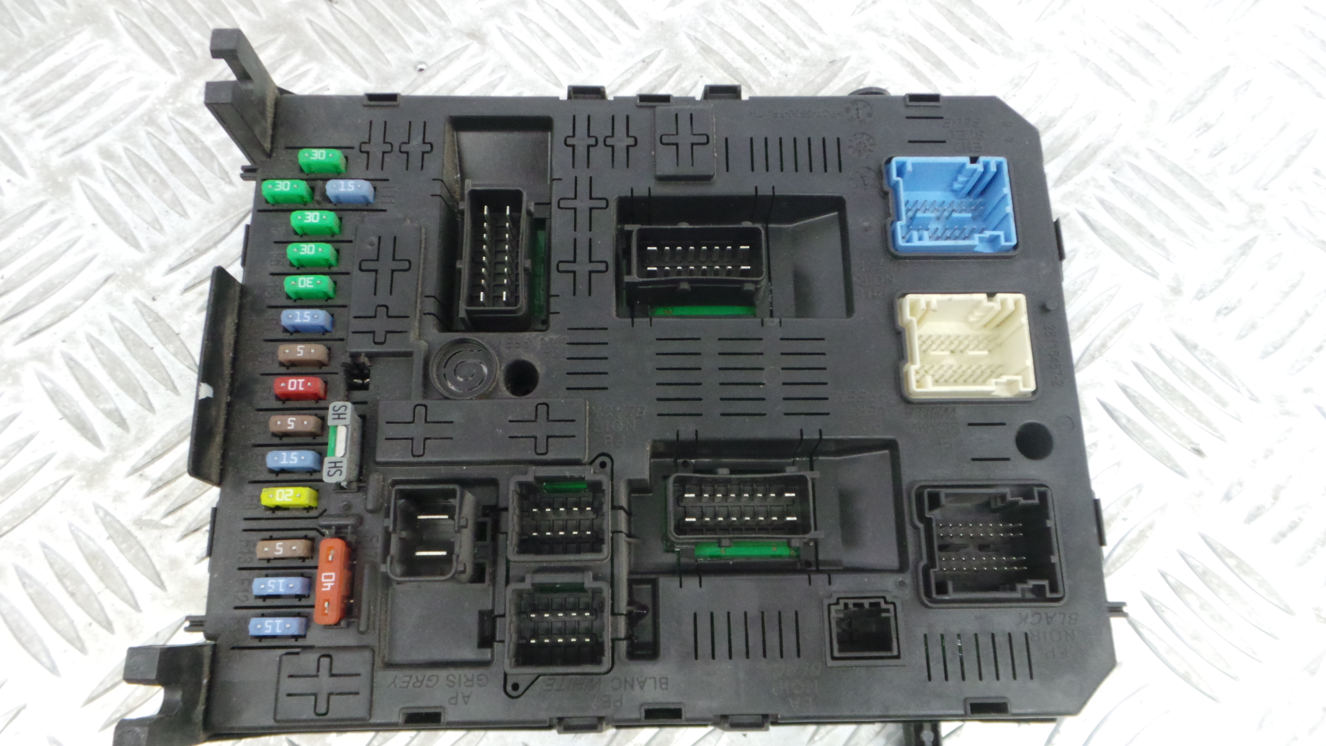 Caixa dos Fusíveis / BSI / UCH / SAM 967847708001 - CITROËN BERLINGO Caixa/monovolume (B9)-33109514