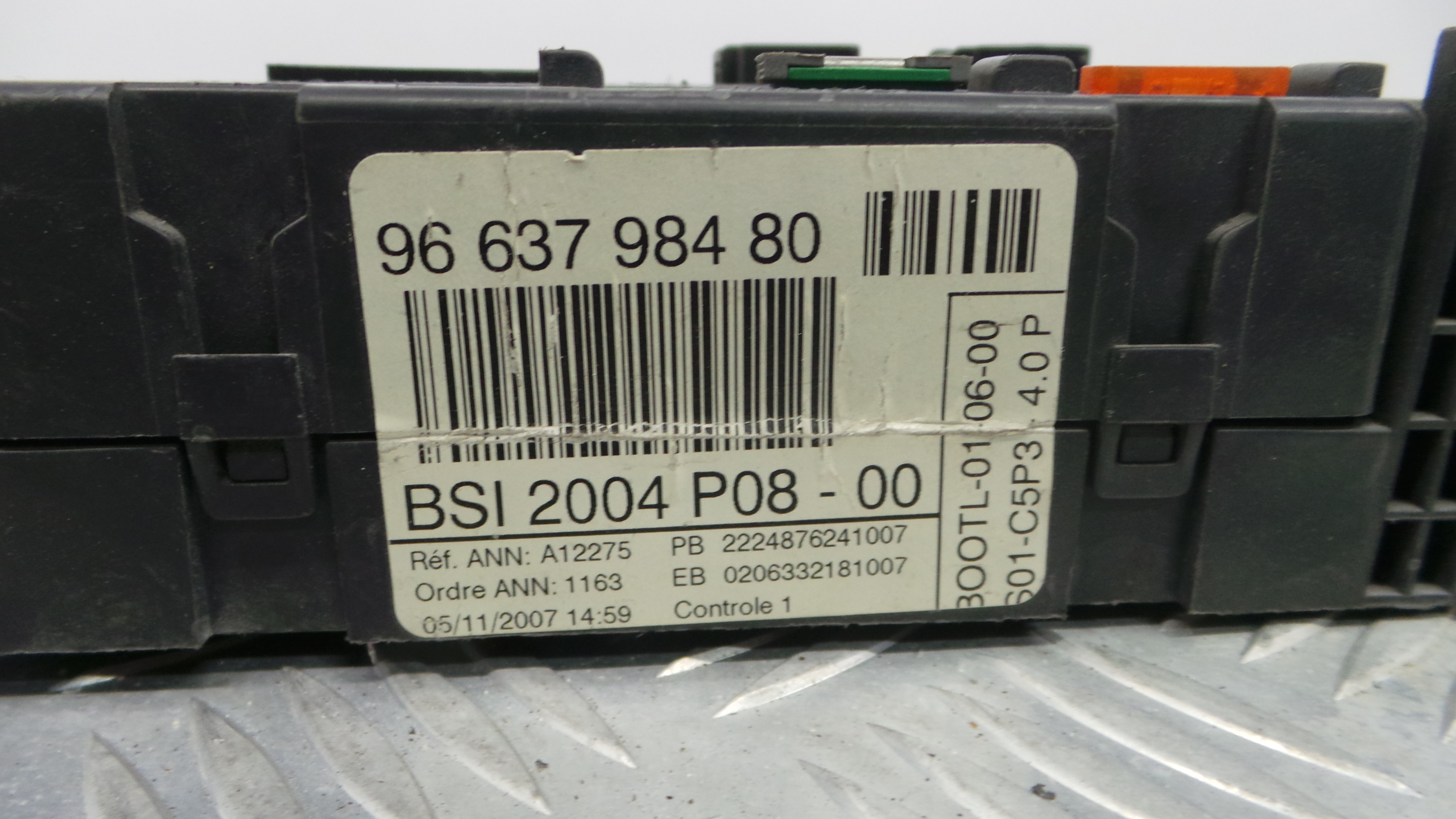 Caixa dos Fusíveis / BSI / UCH / SAM 9663798480 - CITROËN C4 I (LC_)-33109701 Caixa dos Fusíveis / BSI / UCH / SAM 9663798480 - CITROËN C4 I (LC_)-33109701