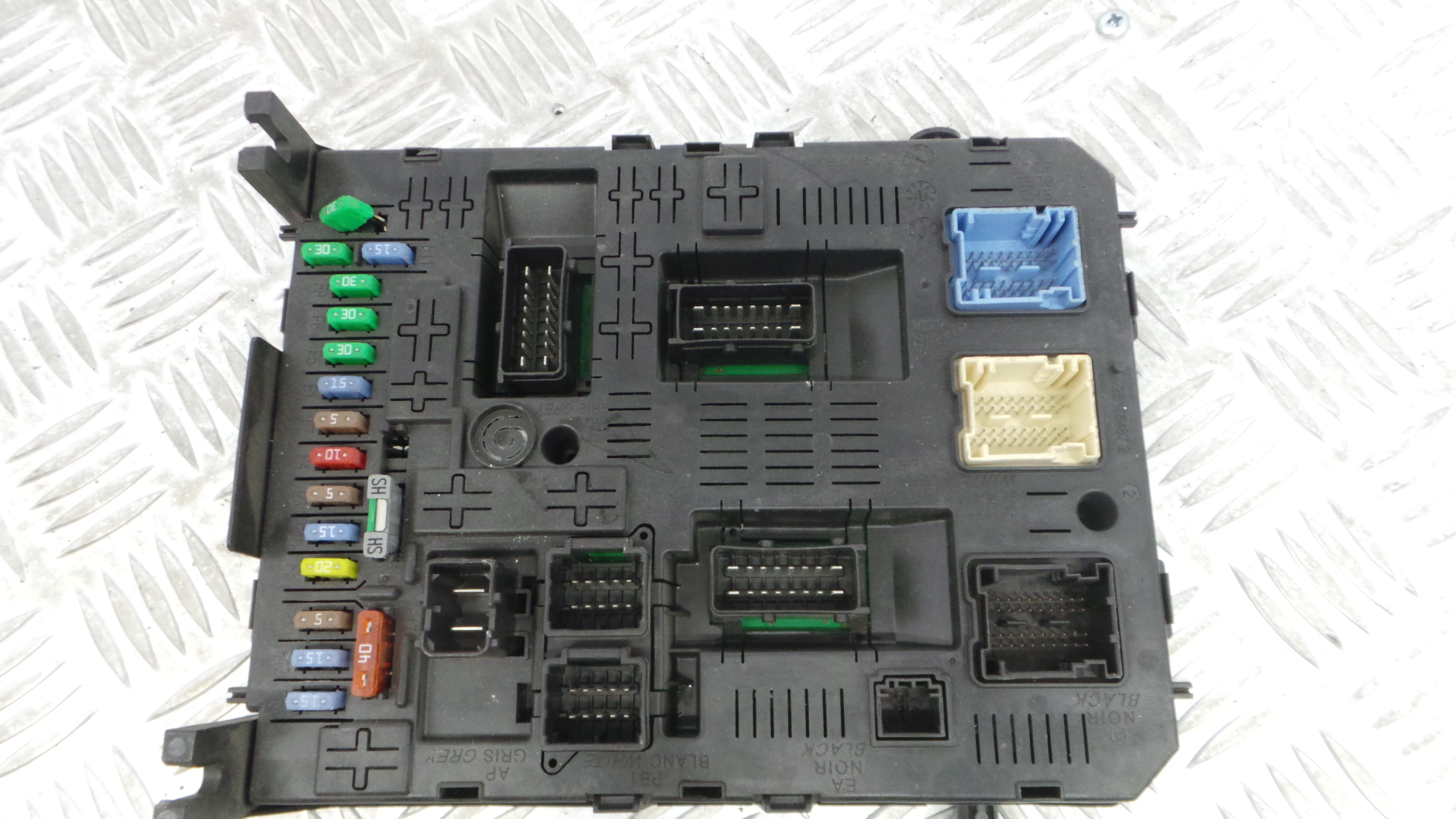 Caixa dos Fusíveis / BSI / UCH / SAM 966405908001 - PEUGEOT 308 SW I (4E_, 4H_)-33109724