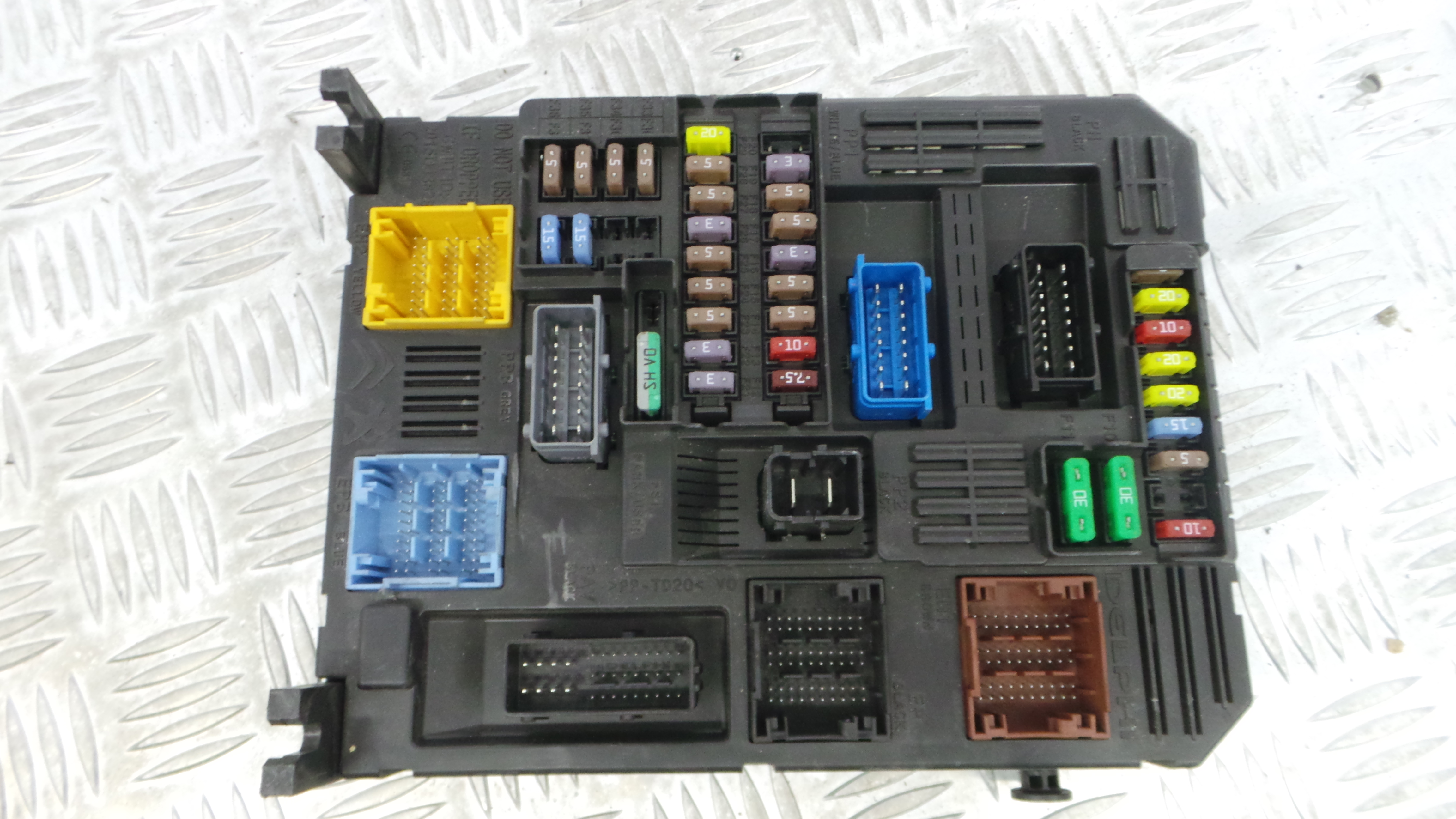 Caixa dos Fusíveis / BSI / UCH / SAM 9819851280 - CITROËN C3 / C3 ORIGIN III (SX)-33110382