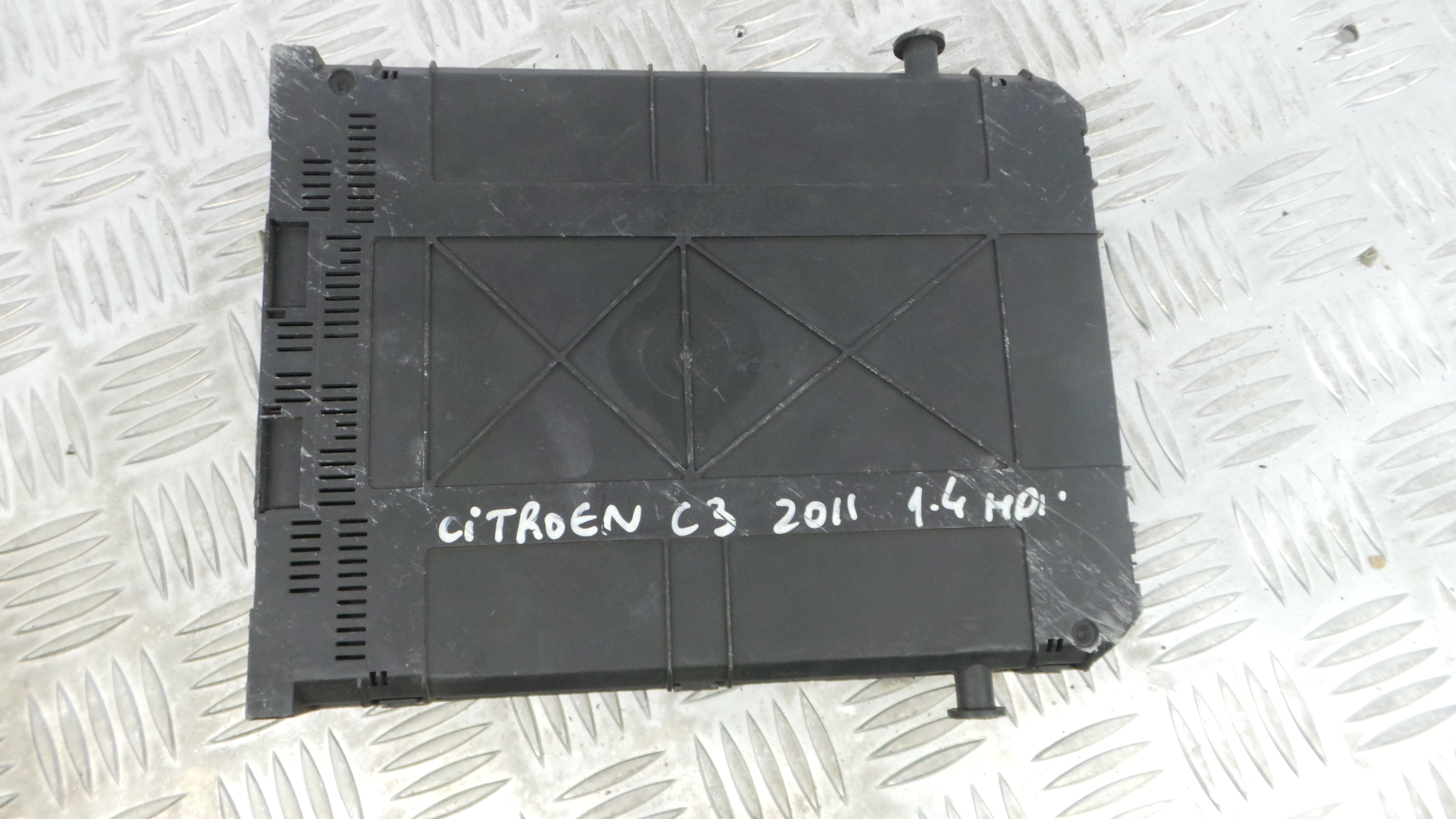 Caixa dos Fusíveis / BSI / UCH / SAM 9666952080 - CITROËN C3 II (SC_)-33110388 Caixa dos Fusíveis / BSI / UCH / SAM 9666952080 - CITROËN C3 II (SC_)-33110388