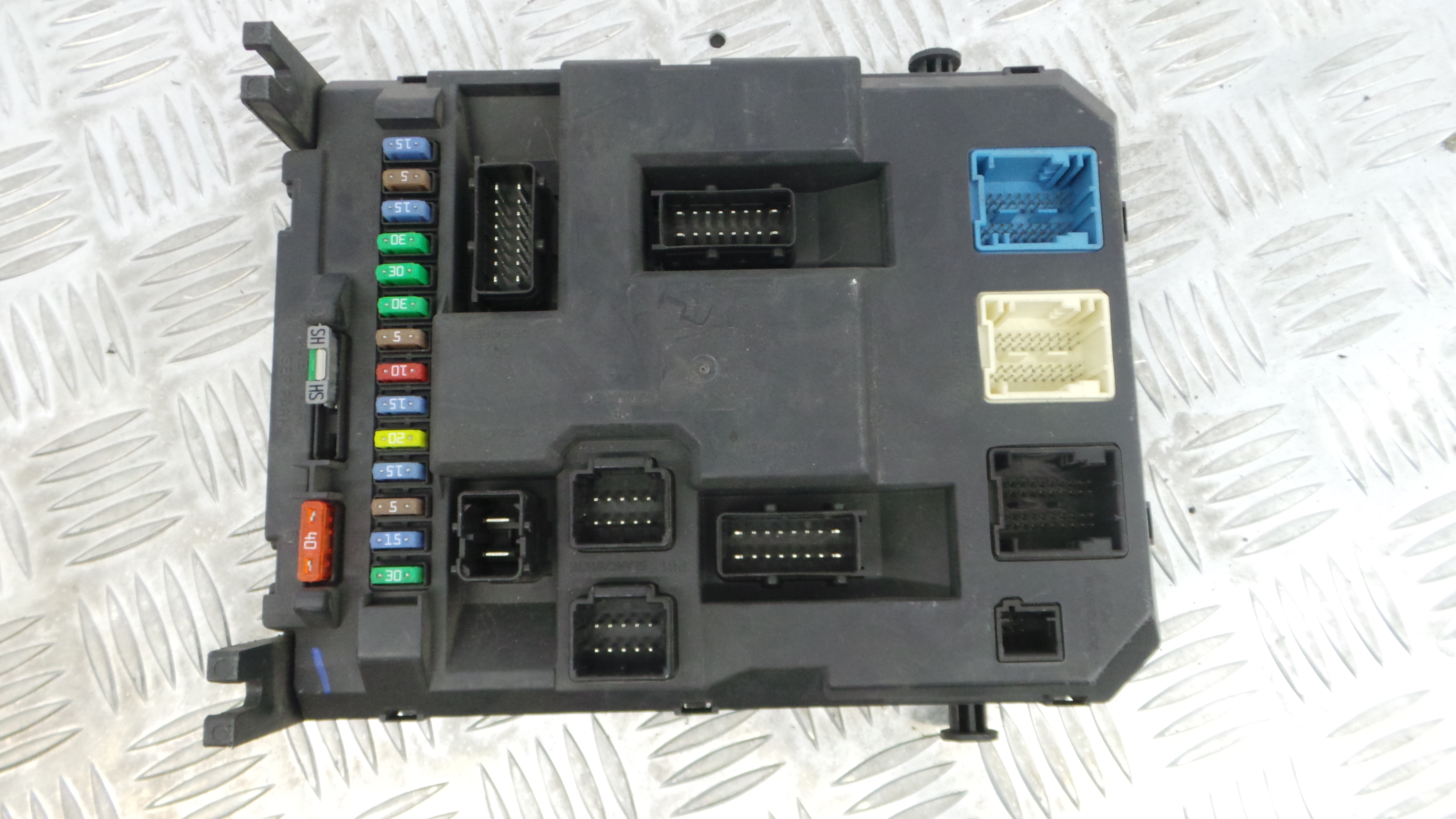 Caixa dos Fusíveis / BSI / UCH / SAM 9666952080 - CITROËN C3 II (SC_)-33110388