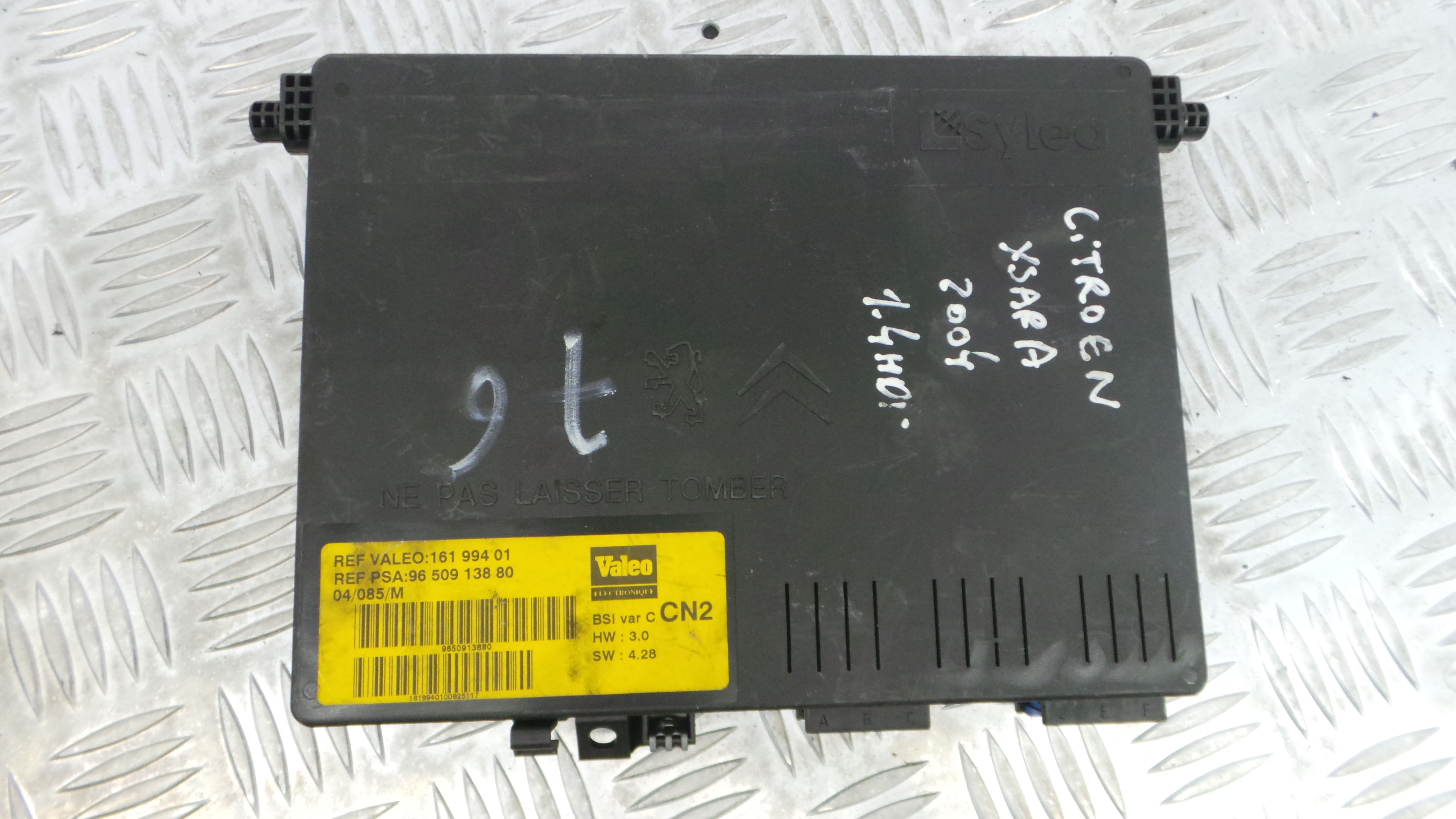 Caixa dos Fusíveis / BSI / UCH / SAM 9650913880 - CITROËN XSARA (N1)-33110433 Caixa dos Fusíveis / BSI / UCH / SAM 9650913880 - CITROËN XSARA (N1)-33110433