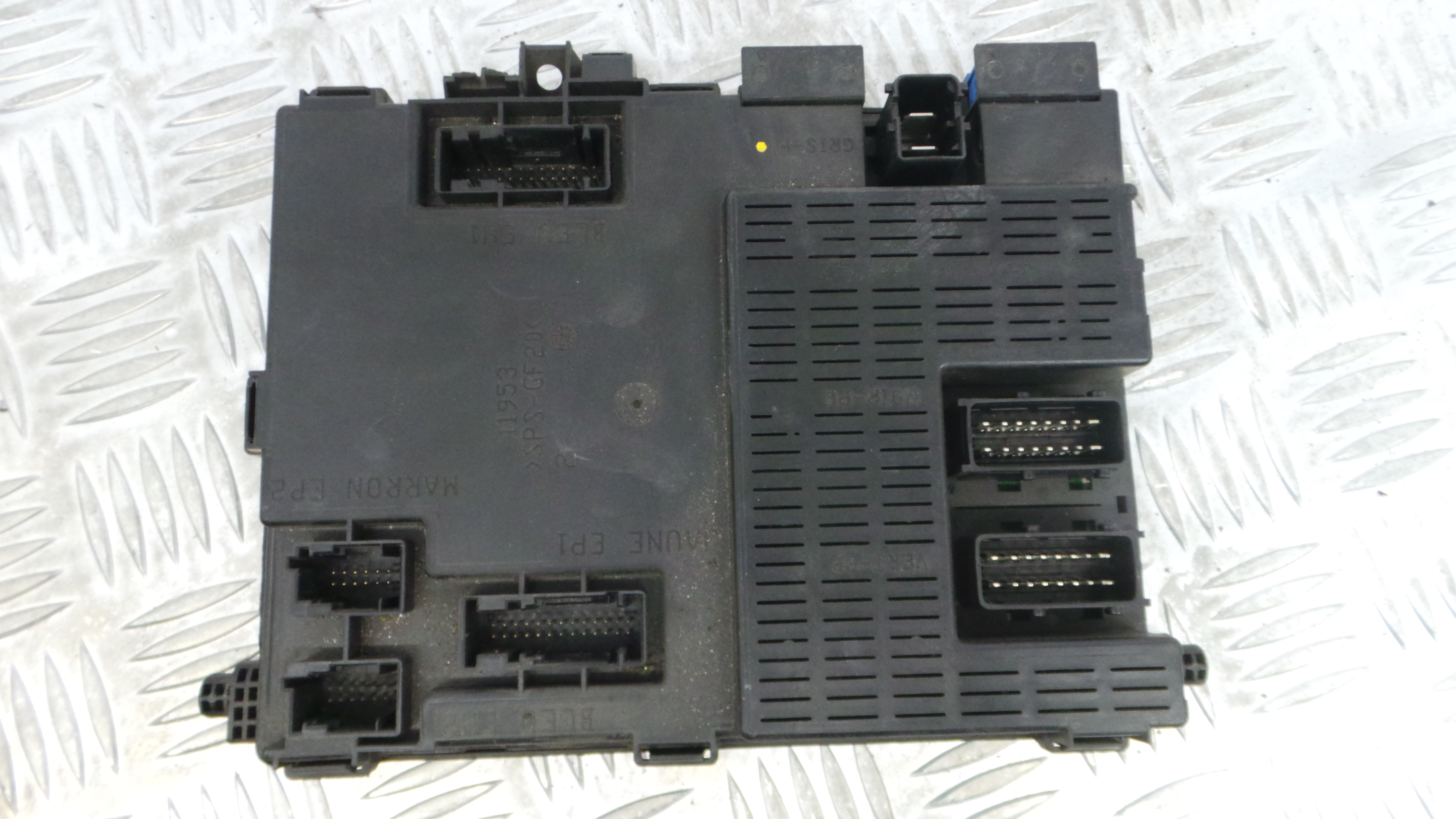 Caixa dos Fusíveis / BSI / UCH / SAM 9650913880 - CITROËN XSARA (N1)-33110433