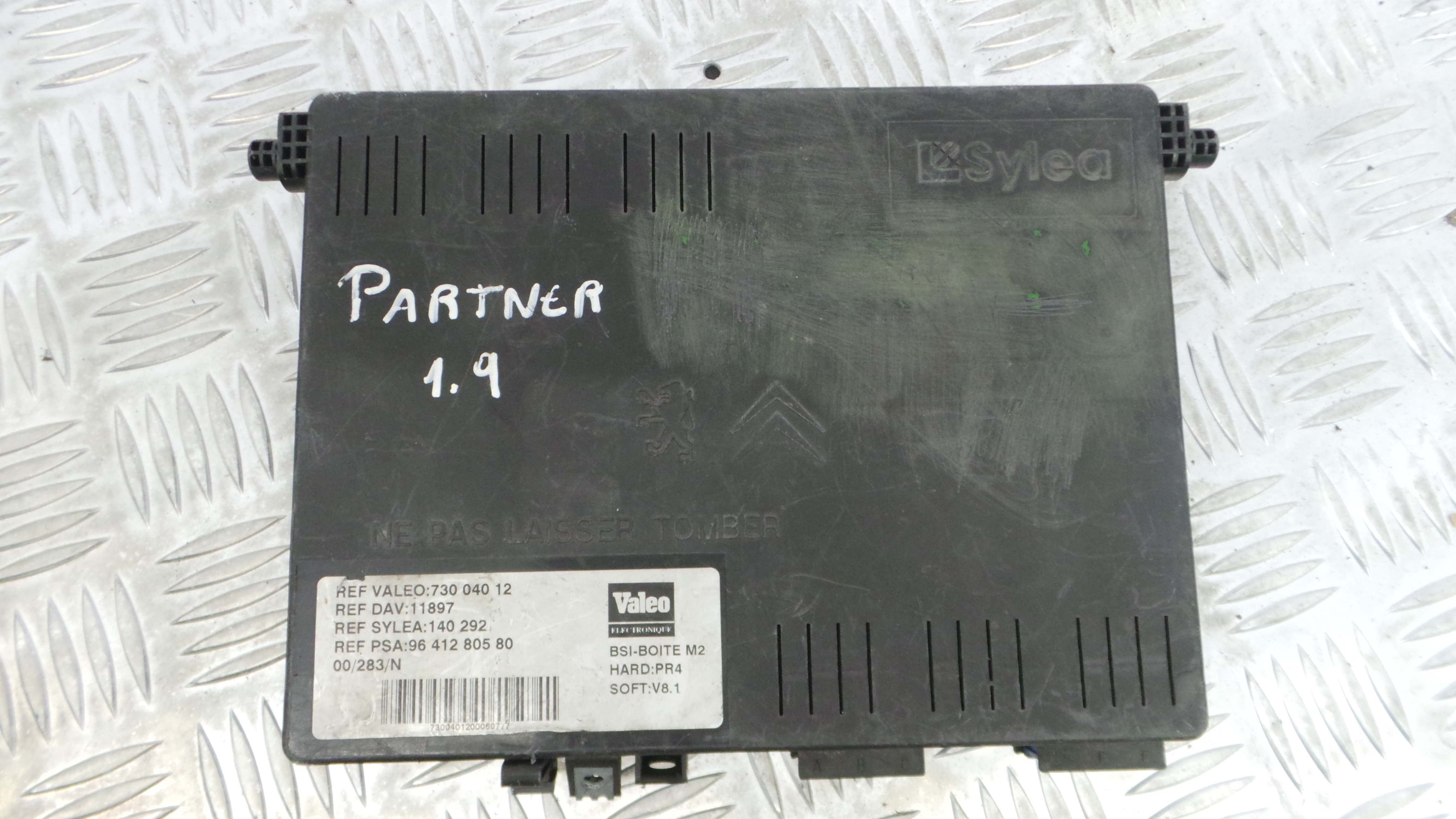 Caixa dos Fusíveis / BSI / UCH / SAM 9641280580 - PEUGEOT PARTNER Caixa/monovolume (5_, G_), PARTNE-33110435 Caixa dos Fusíveis / BSI / UCH / SAM 9641280580 - PEUGEOT PARTNER Caixa/monovolume (5_, G_), PARTNE-33110435