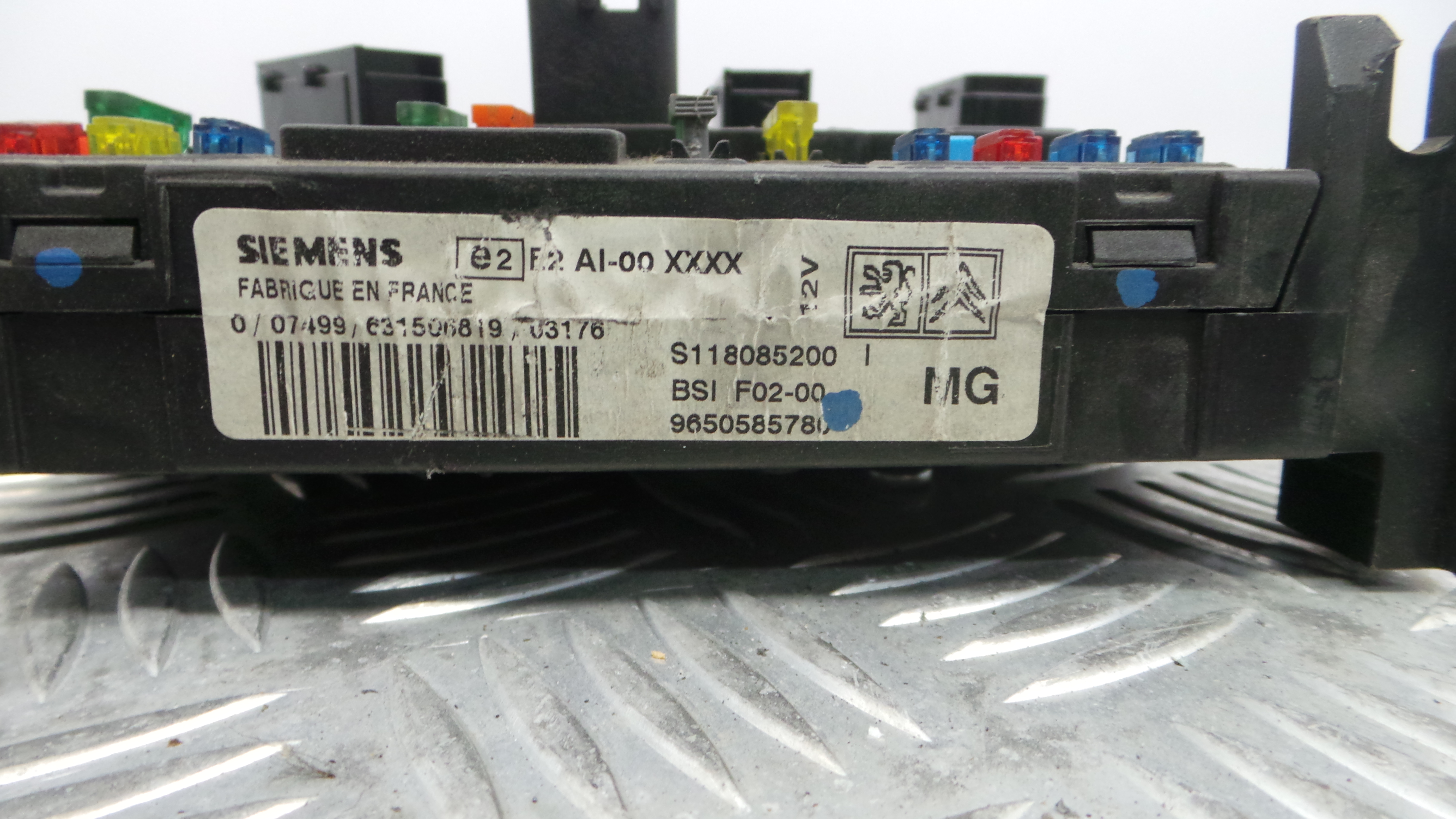 Caixa dos Fusíveis / BSI / UCH / SAM 9650585780 - CITROËN C3 I (FC_, FN_)-33110440 Caixa dos Fusíveis / BSI / UCH / SAM 9650585780 - CITROËN C3 I (FC_, FN_)-33110440