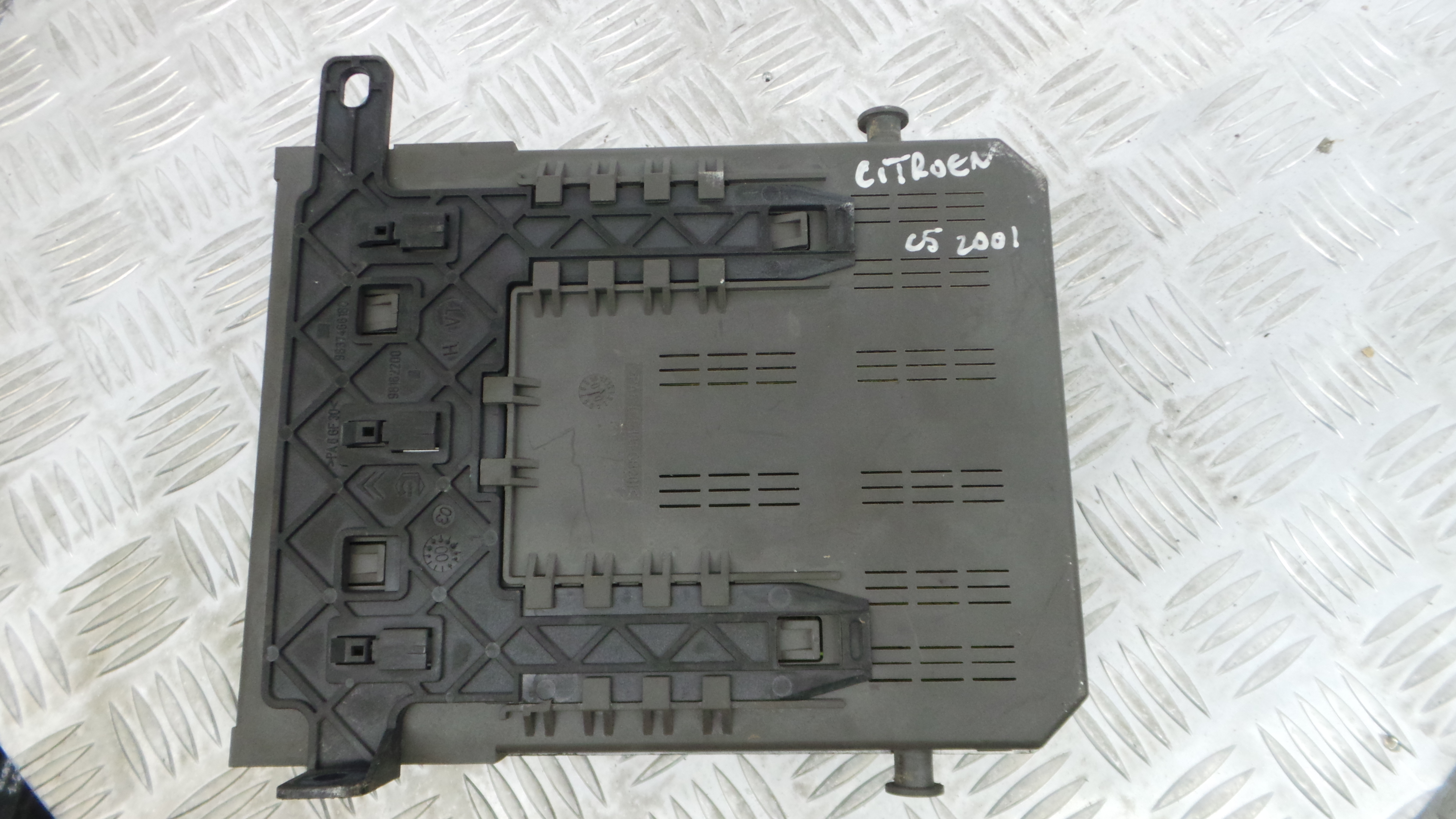 Caixa dos Fusíveis / BSI / UCH / SAM 9643805380 - CITROËN C5 I (DC_)-33110525 Caixa dos Fusíveis / BSI / UCH / SAM 9643805380 - CITROËN C5 I (DC_)-33110525