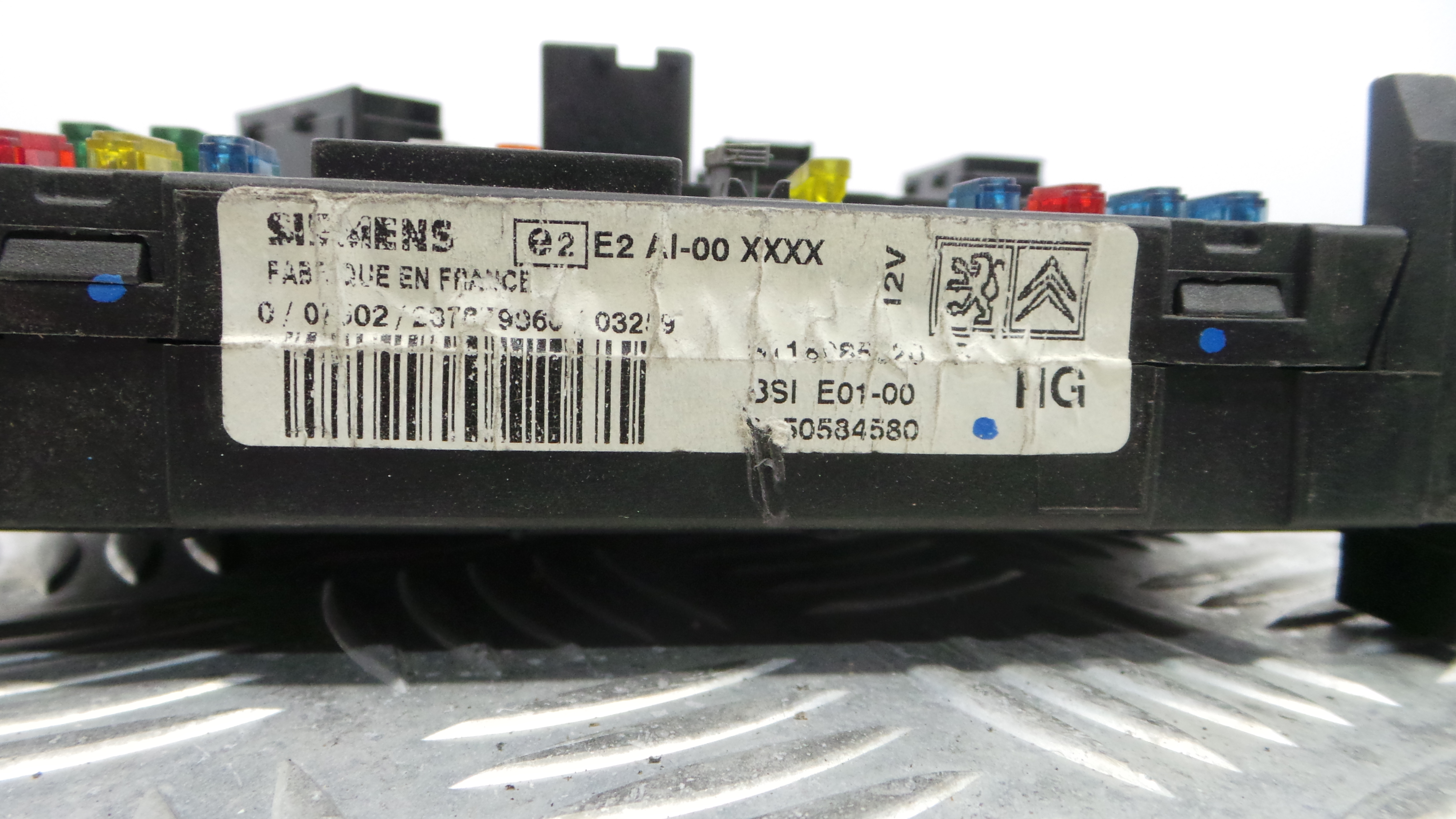 Caixa dos Fusíveis / BSI / UCH / SAM  - CITROËN XSARA PICASSO (N68)-33110581