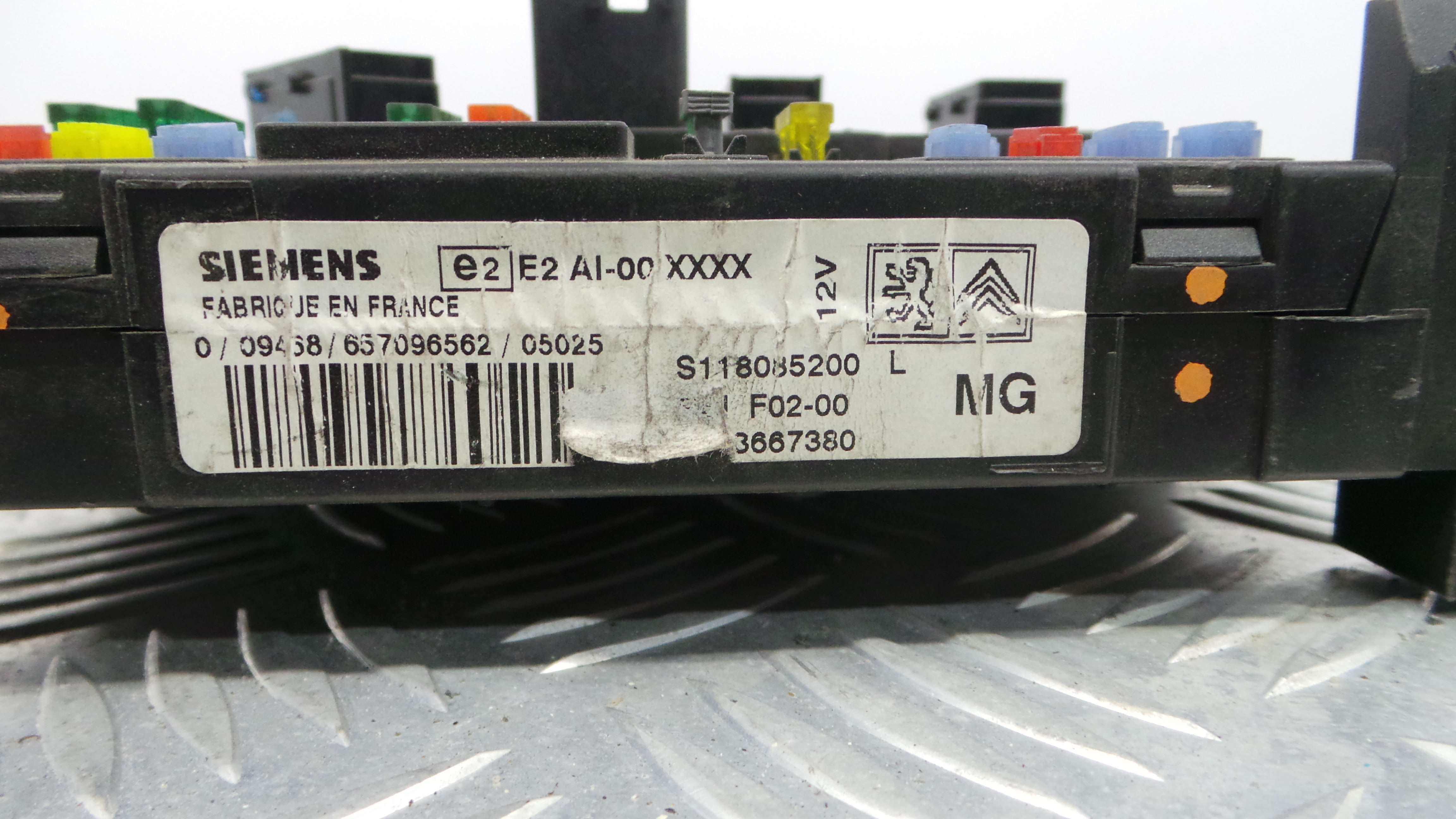 Caixa dos Fusíveis / BSI / UCH / SAM 9653667380 - CITROËN C2 (JM_)-33110664