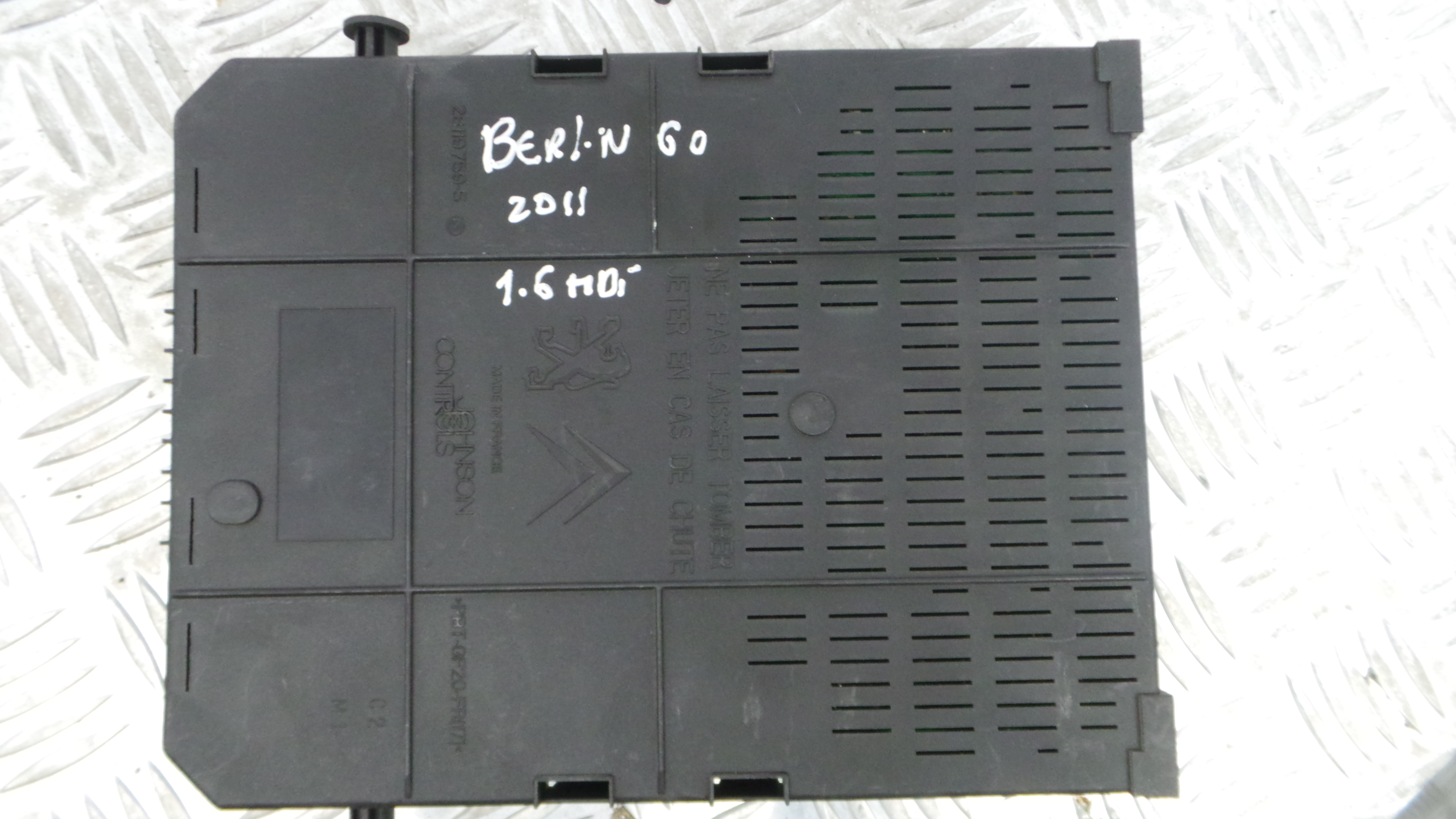 Caixa dos Fusíveis / BSI / UCH / SAM 966405908001 - CITROËN BERLINGO Caixa/monovolume (B9)-33110723