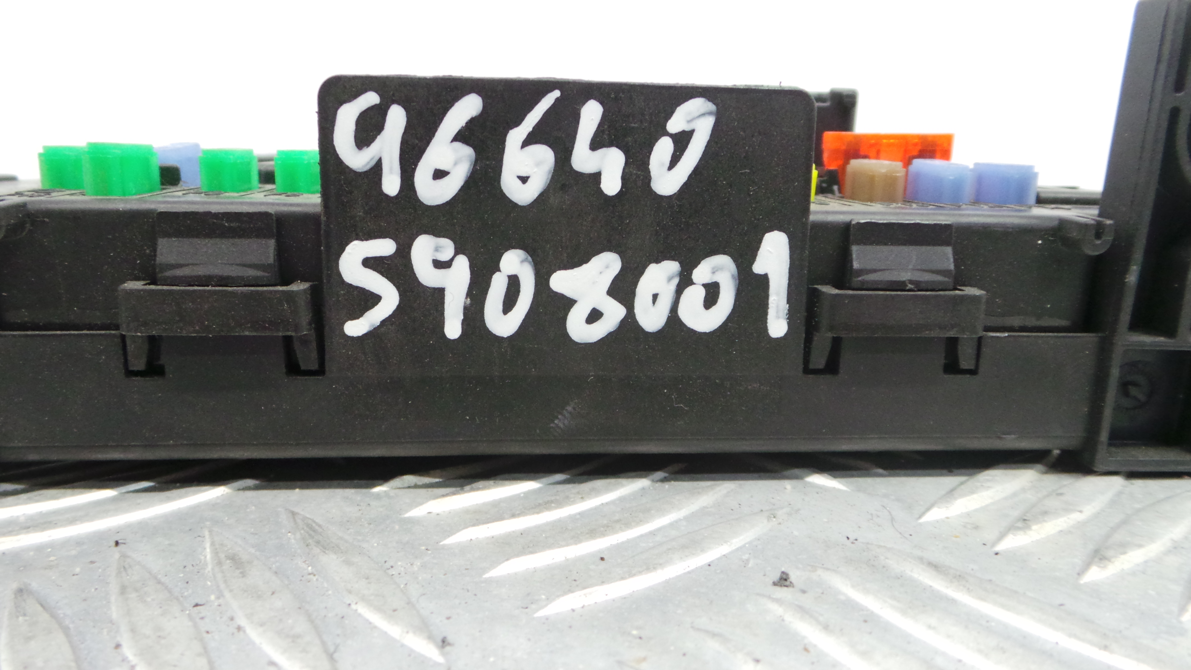 Caixa dos Fusíveis / BSI / UCH / SAM 966405908001 - CITROËN BERLINGO Caixa/monovolume (B9)-33110723