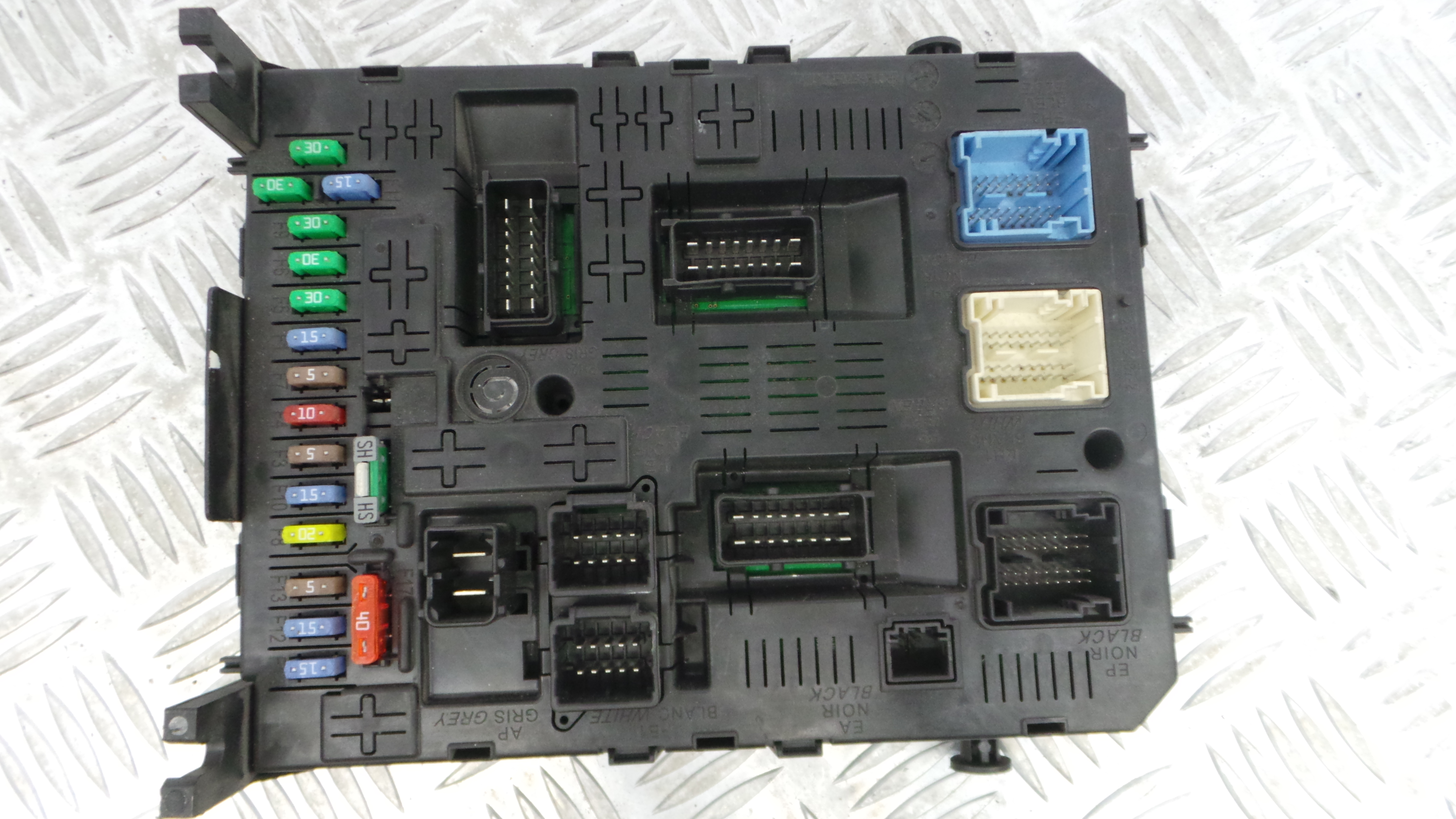 Caixa dos Fusíveis / BSI / UCH / SAM 966405908001 - CITROËN BERLINGO Caixa/monovolume (B9)-33110723