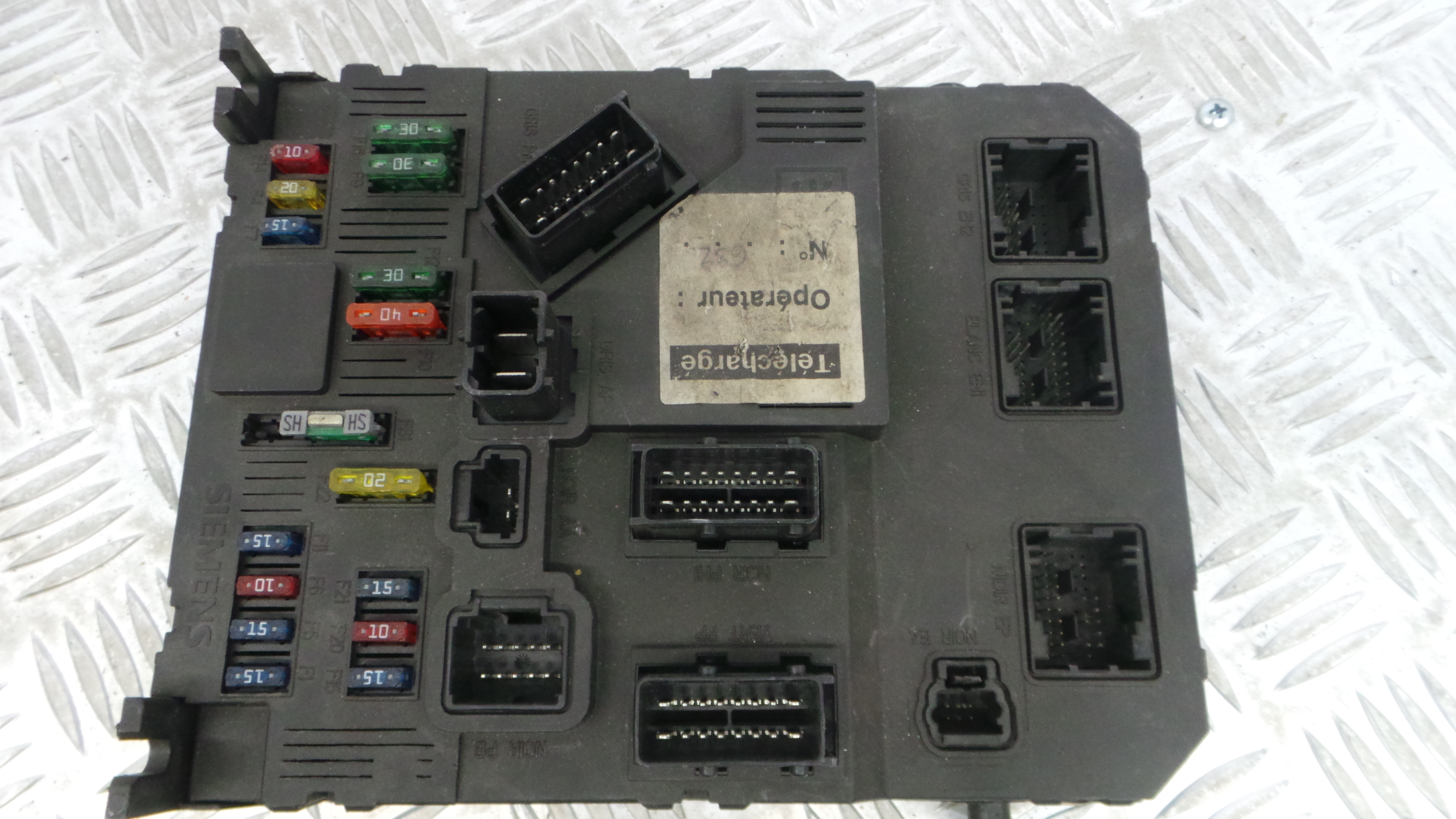 Caixa dos Fusíveis / BSI / UCH / SAM 9650585680 - CITROËN C3 Pluriel (HB_)-33110728