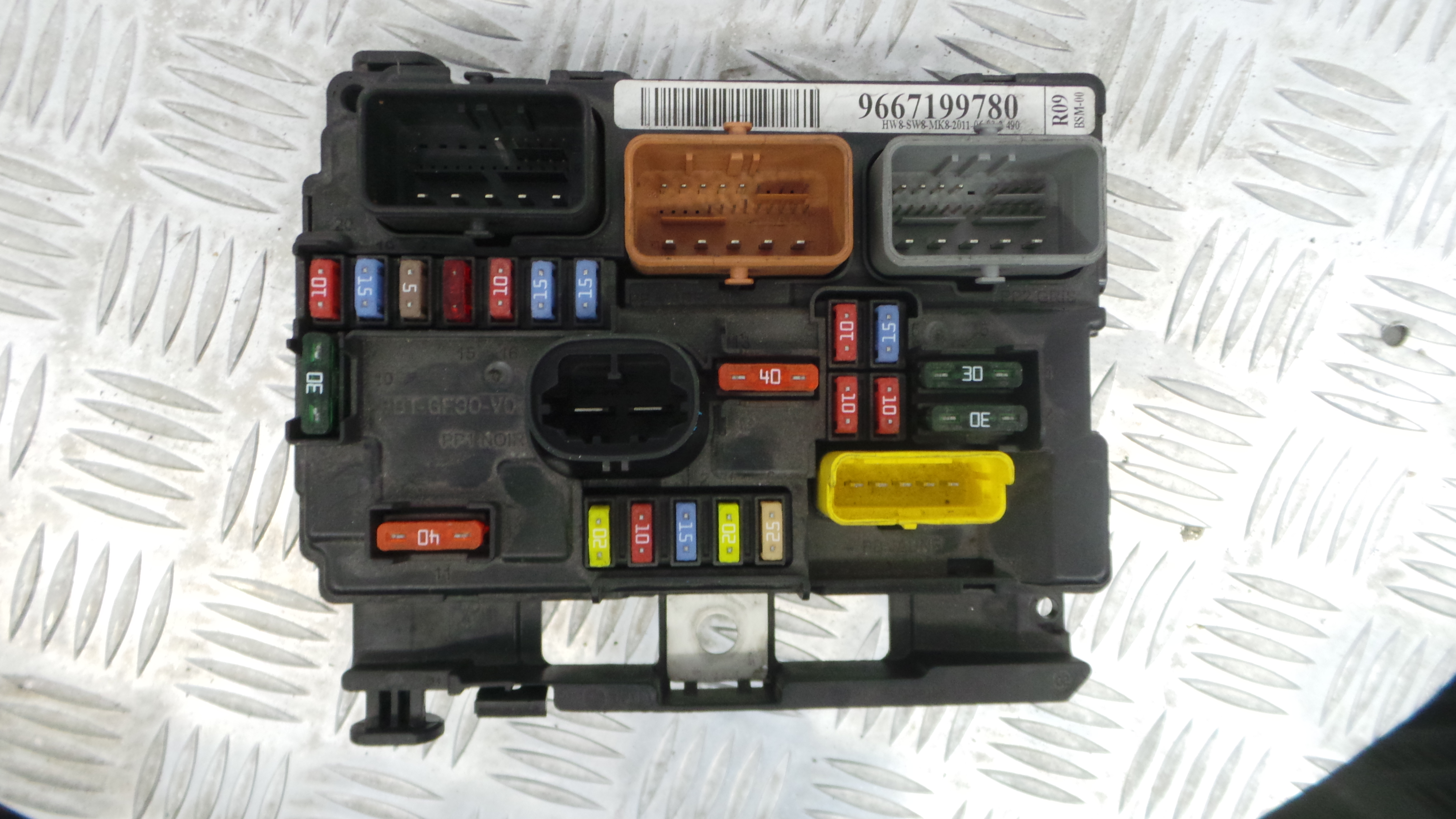 Caixa dos Fusíveis / BSI / UCH / SAM 9667199780 - CITROËN C3 / C3 ORIGIN III (SX)-33111150