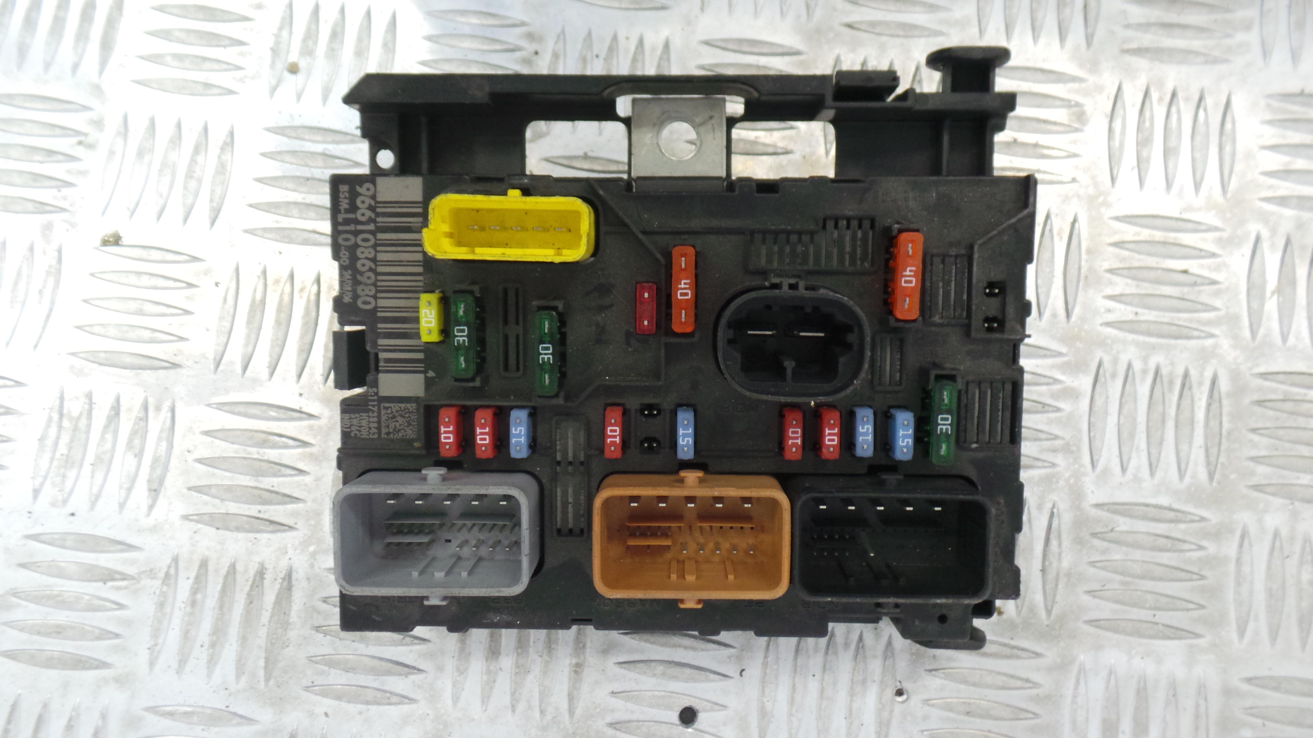 Caixa dos Fusíveis / BSI / UCH / SAM 9661086980 - PEUGEOT 207 (WA_, WC_), 207/207+ (WA_, WC_)-33111161