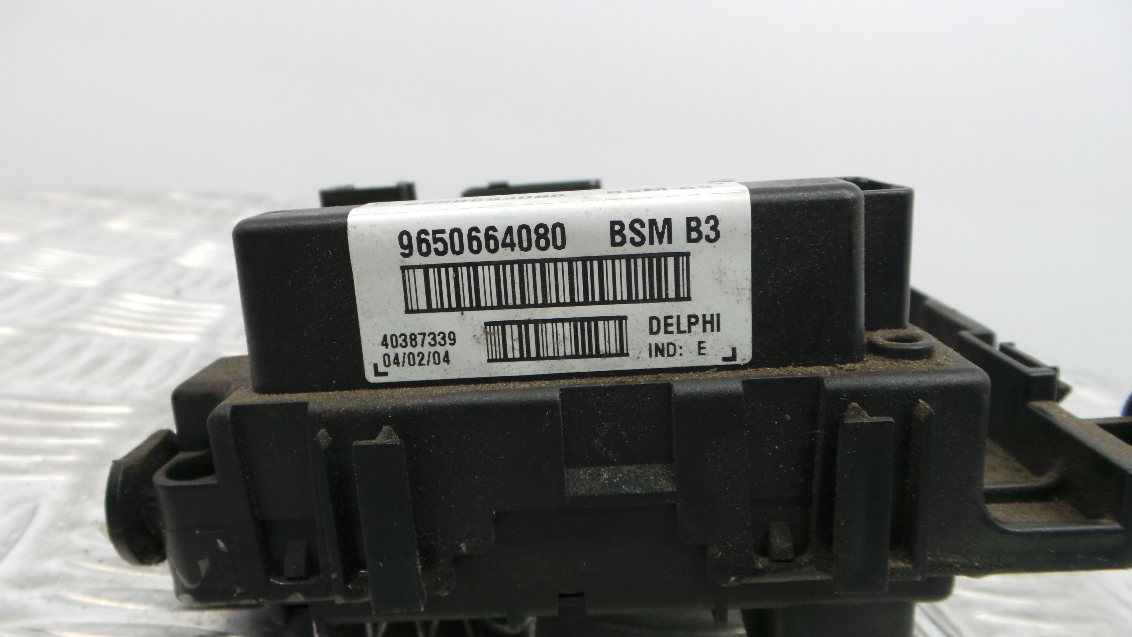 Caixa dos Fusíveis / BSI / UCH / SAM 9650664080 - CITROËN XSARA (N1)-33111239