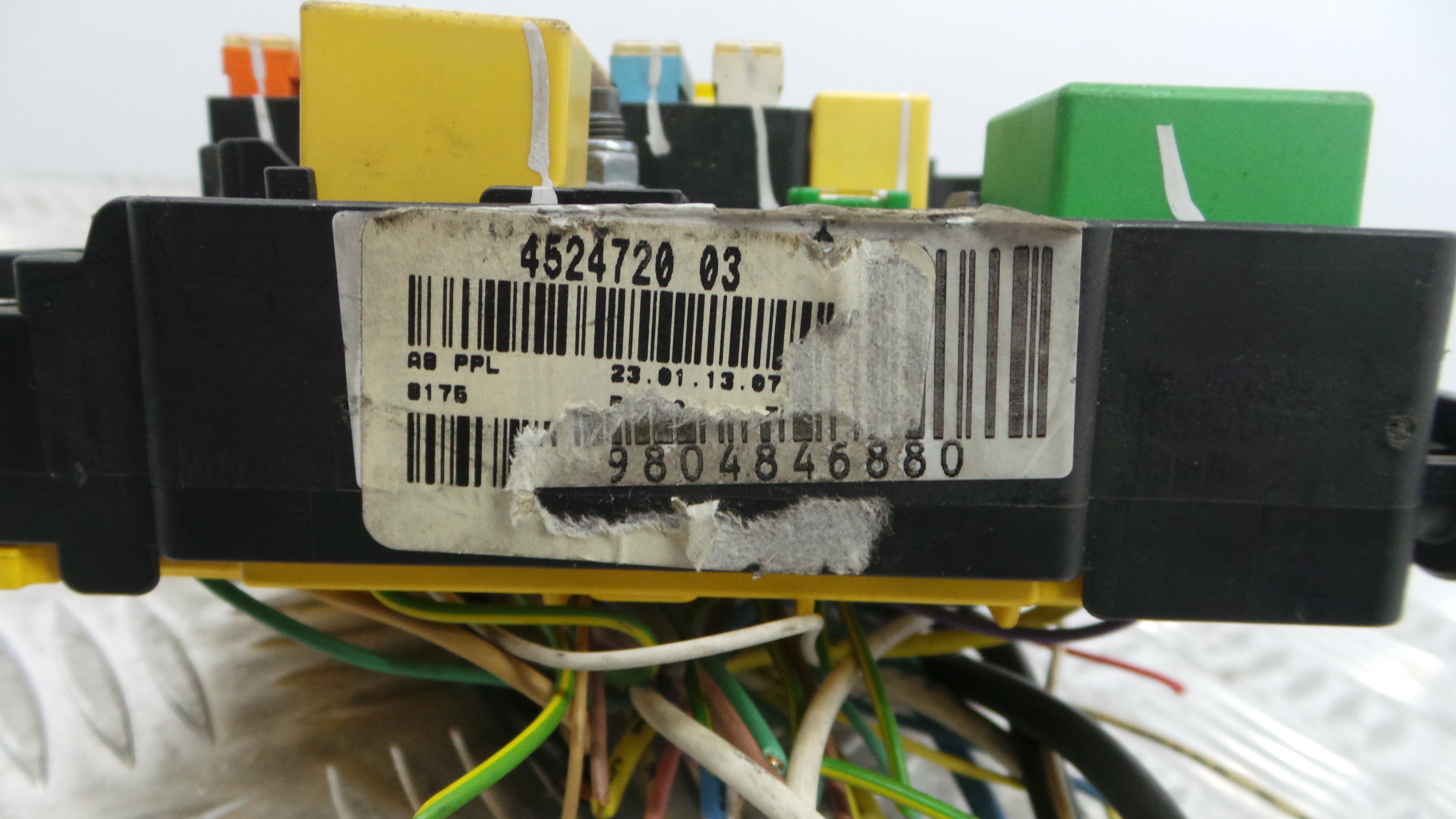 Caixa dos Fusíveis / BSI / UCH / SAM 9804846880 - PEUGEOT 208 I (CA_, CC_)-33111255 Caixa dos Fusíveis / BSI / UCH / SAM 9804846880 - PEUGEOT 208 I (CA_, CC_)-33111255