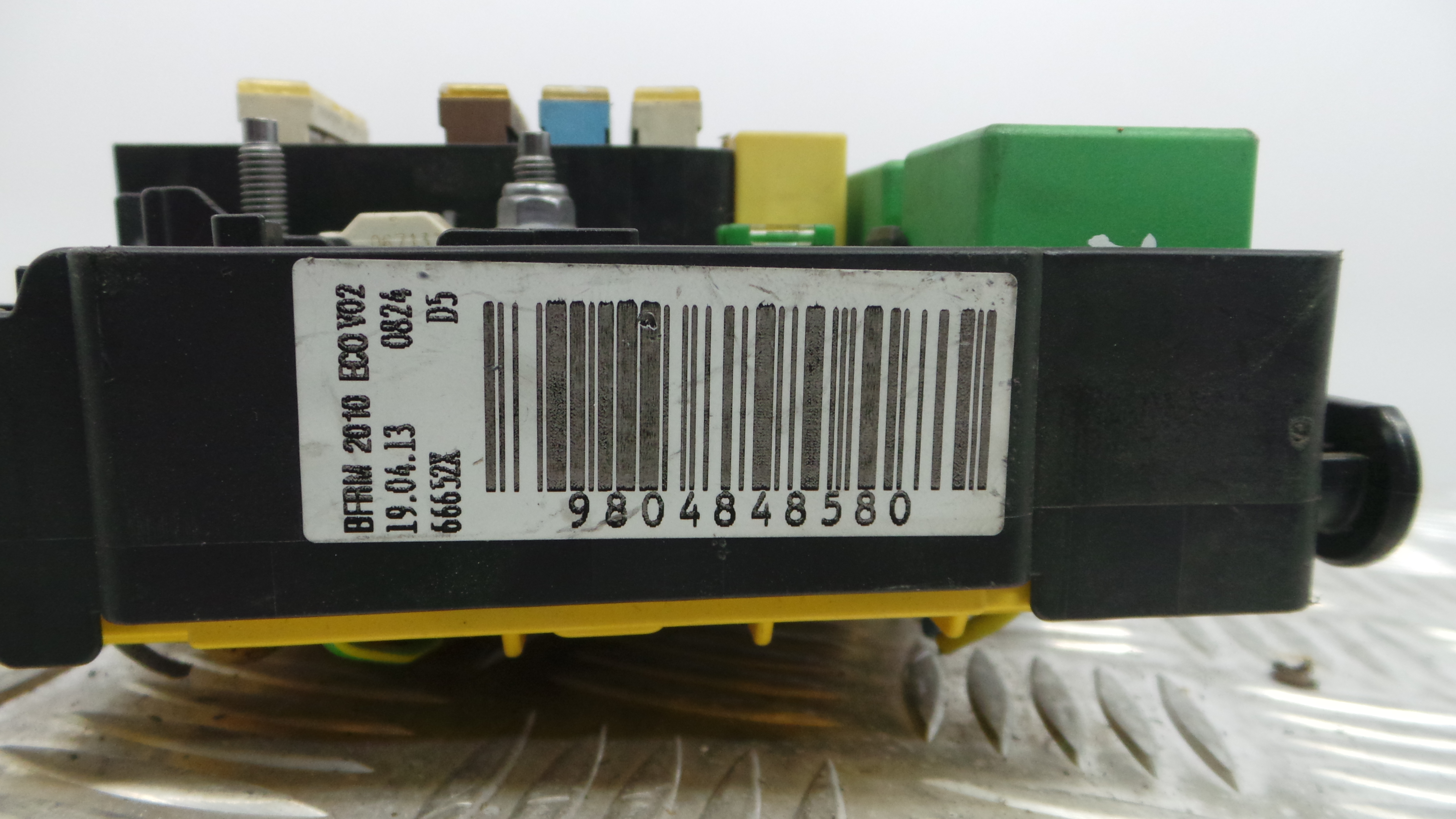 Caixa dos Fusíveis / BSI / UCH / SAM 9804848580 - PEUGEOT 208 I (CA_, CC_)-33111259 Caixa dos Fusíveis / BSI / UCH / SAM 9804848580 - PEUGEOT 208 I (CA_, CC_)-33111259