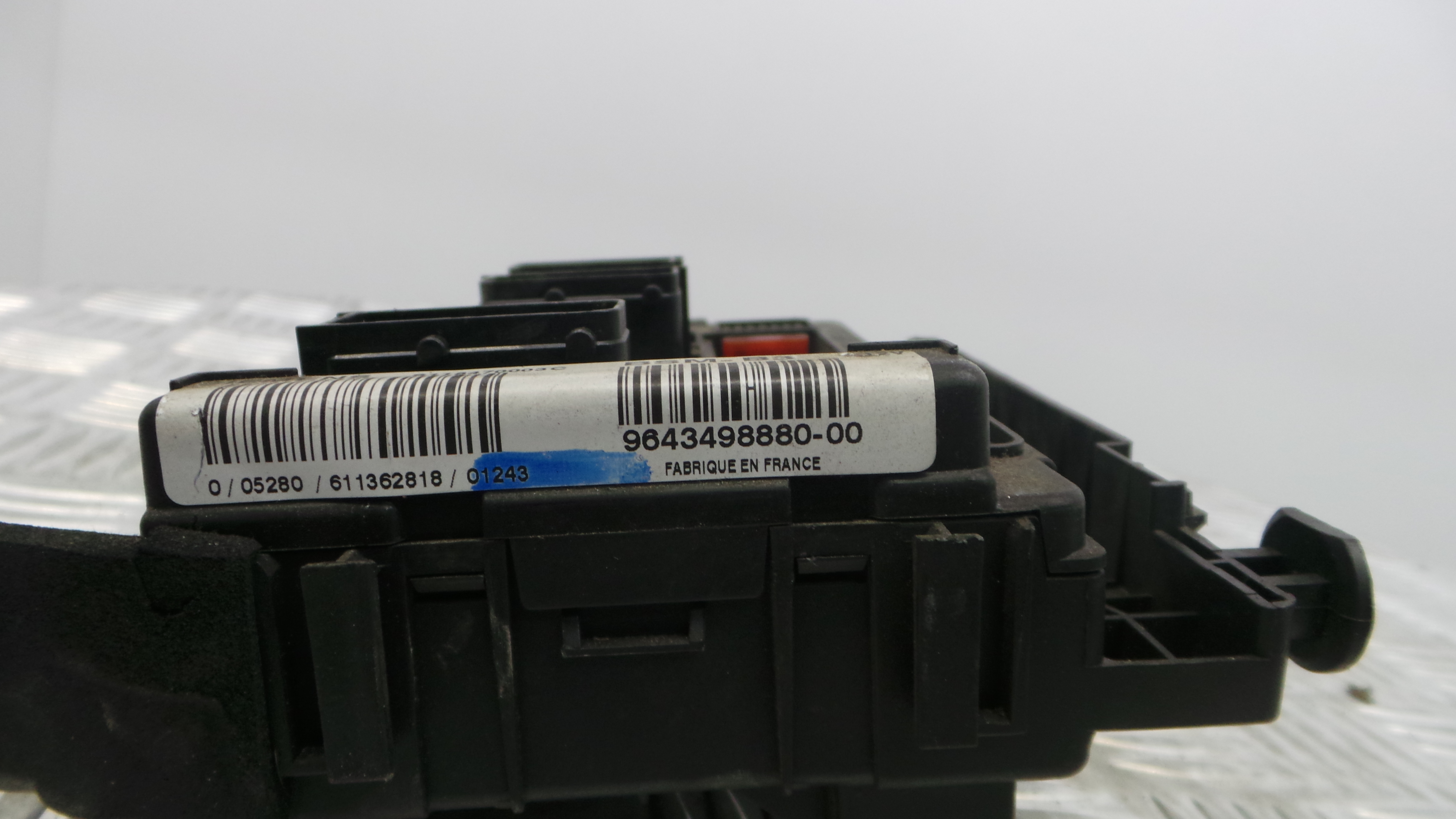 Caixa dos Fusíveis / BSI / UCH / SAM 9643498880 - PEUGEOT 206 Hatchback (2A/C)-33111285 Caixa dos Fusíveis / BSI / UCH / SAM 9643498880 - PEUGEOT 206 Hatchback (2A/C)-33111285