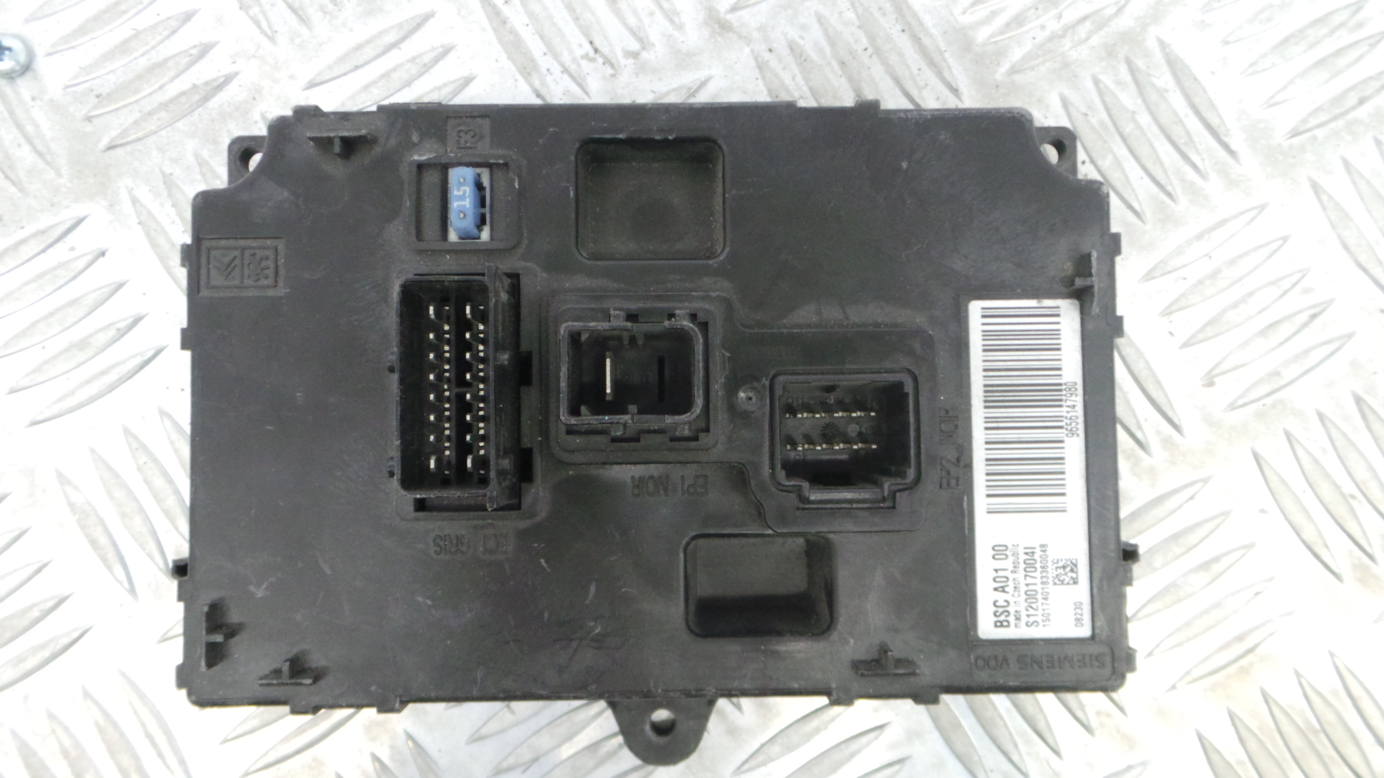 Caixa dos Fusíveis / BSI / UCH / SAM S120017004I - PEUGEOT 308 SW I (4E_, 4H_)-33111294