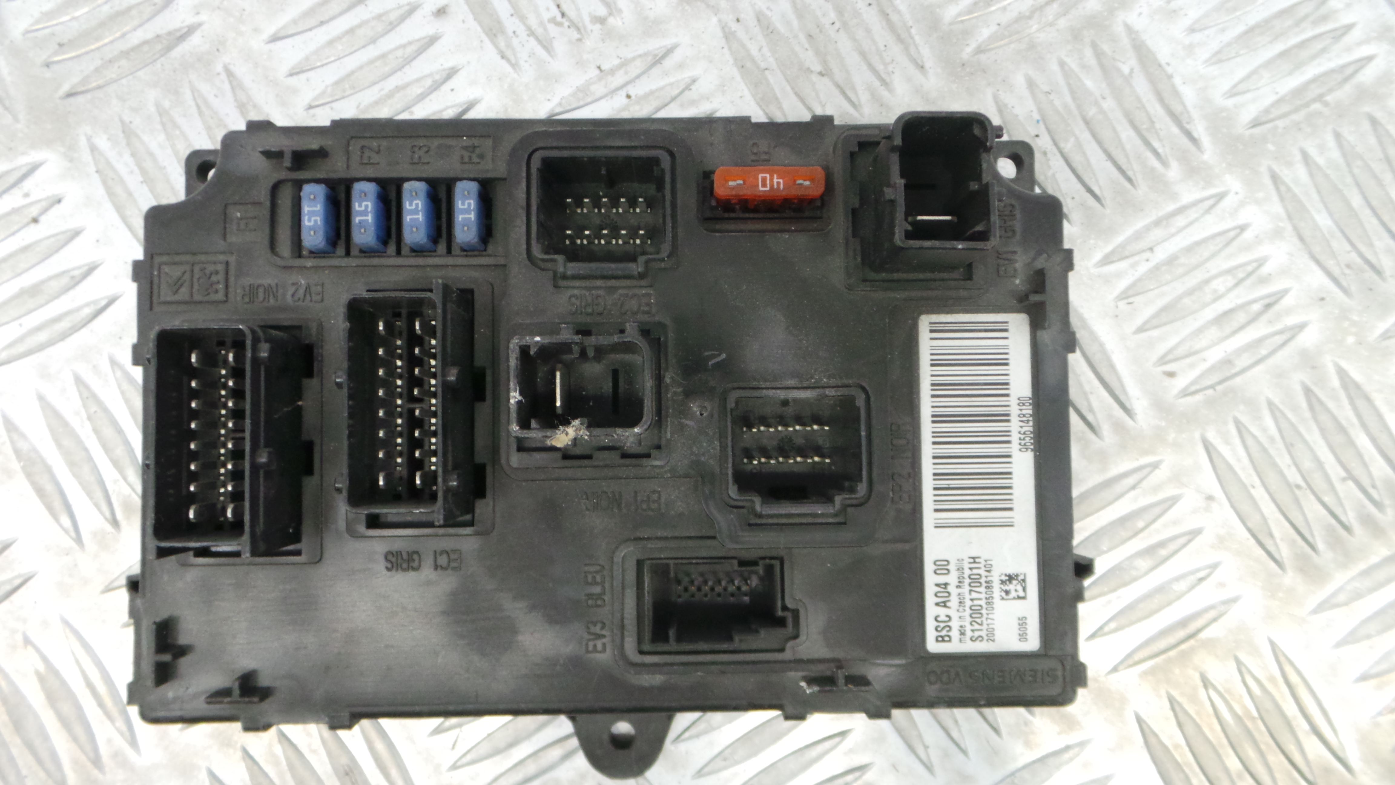 Caixa dos Fusíveis / BSI / UCH / SAM S120017001H - PEUGEOT 407 SW (6E_, 6D_)-33111302