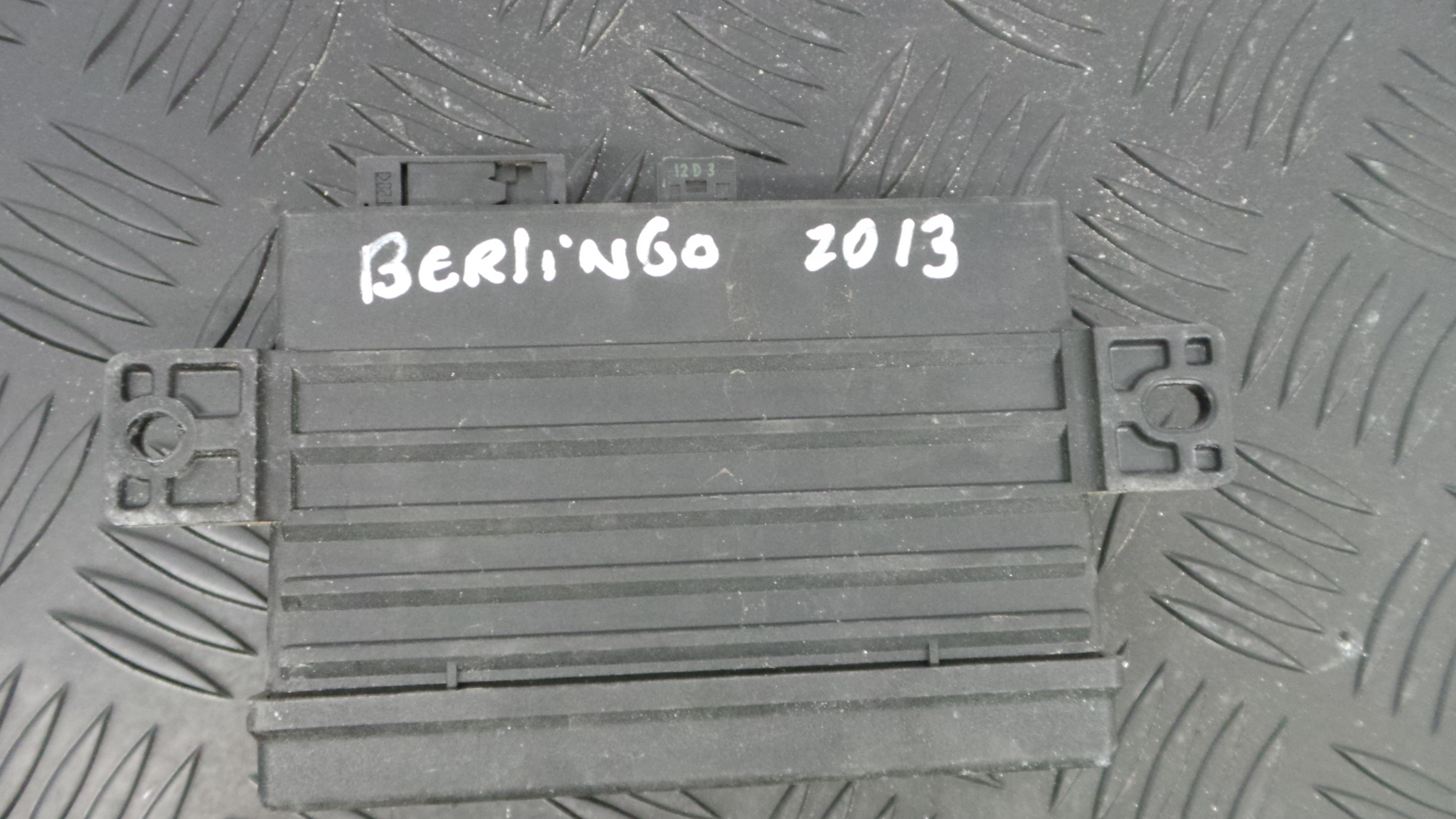 Centralina Sensores Estacionamento 9663821680 - CITROËN BERLINGO / BERLINGO FIRST Veículo multiuso-33111510