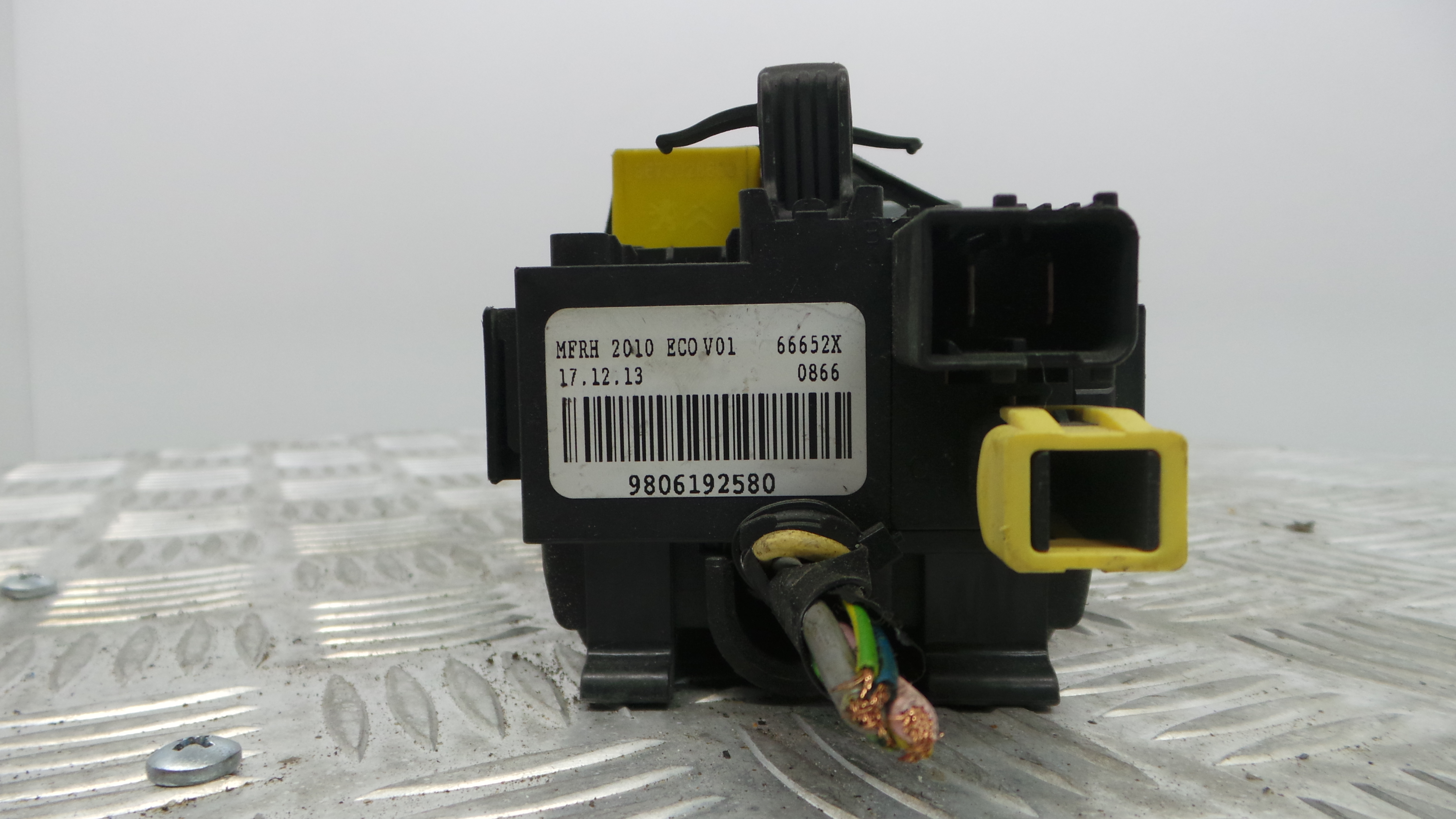 Caixa dos Fusíveis / BSI / UCH / SAM 9806192580 - PEUGEOT 208 I (CA_, CC_)-33111748