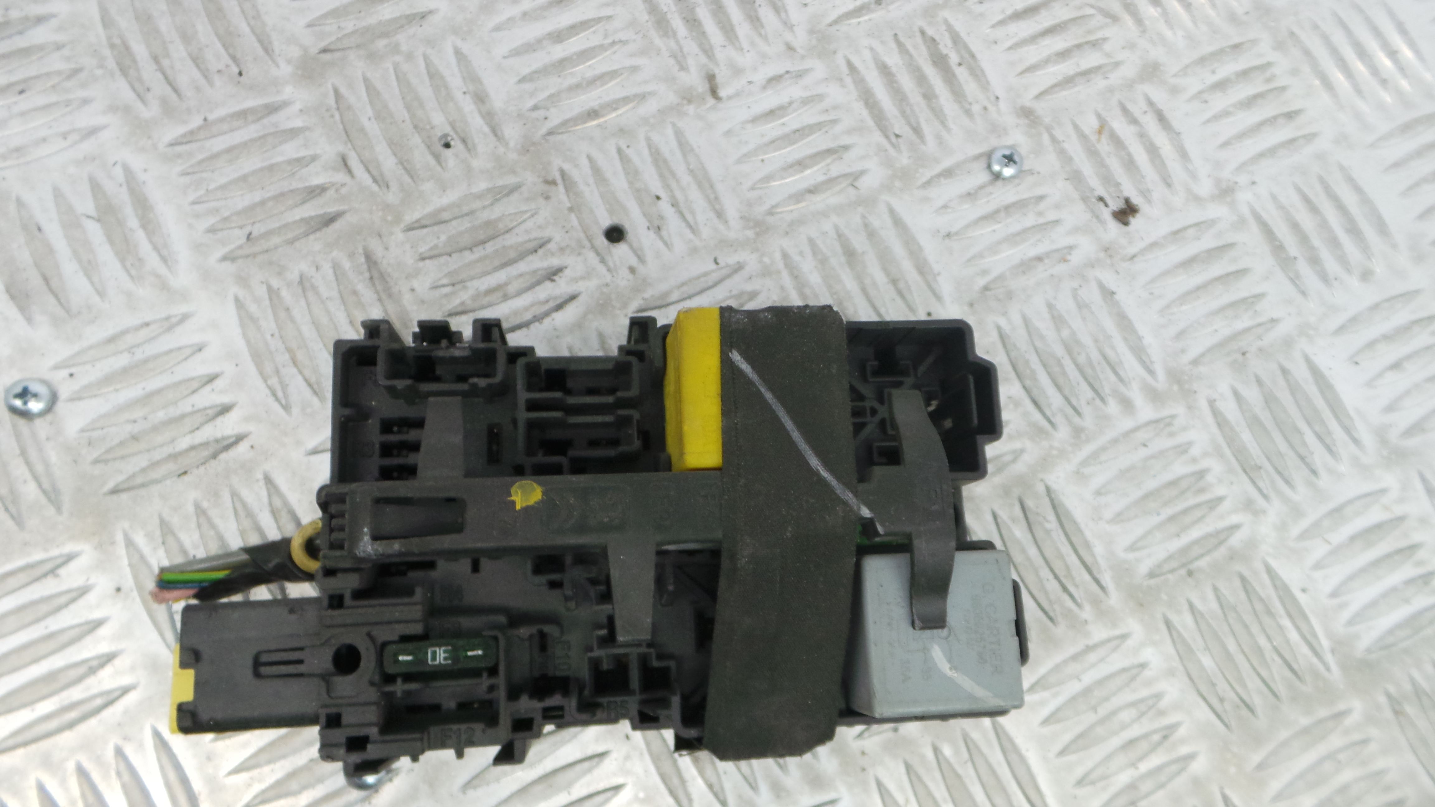 Caixa dos Fusíveis / BSI / UCH / SAM 9806192580 - PEUGEOT 208 I (CA_, CC_)-33111748