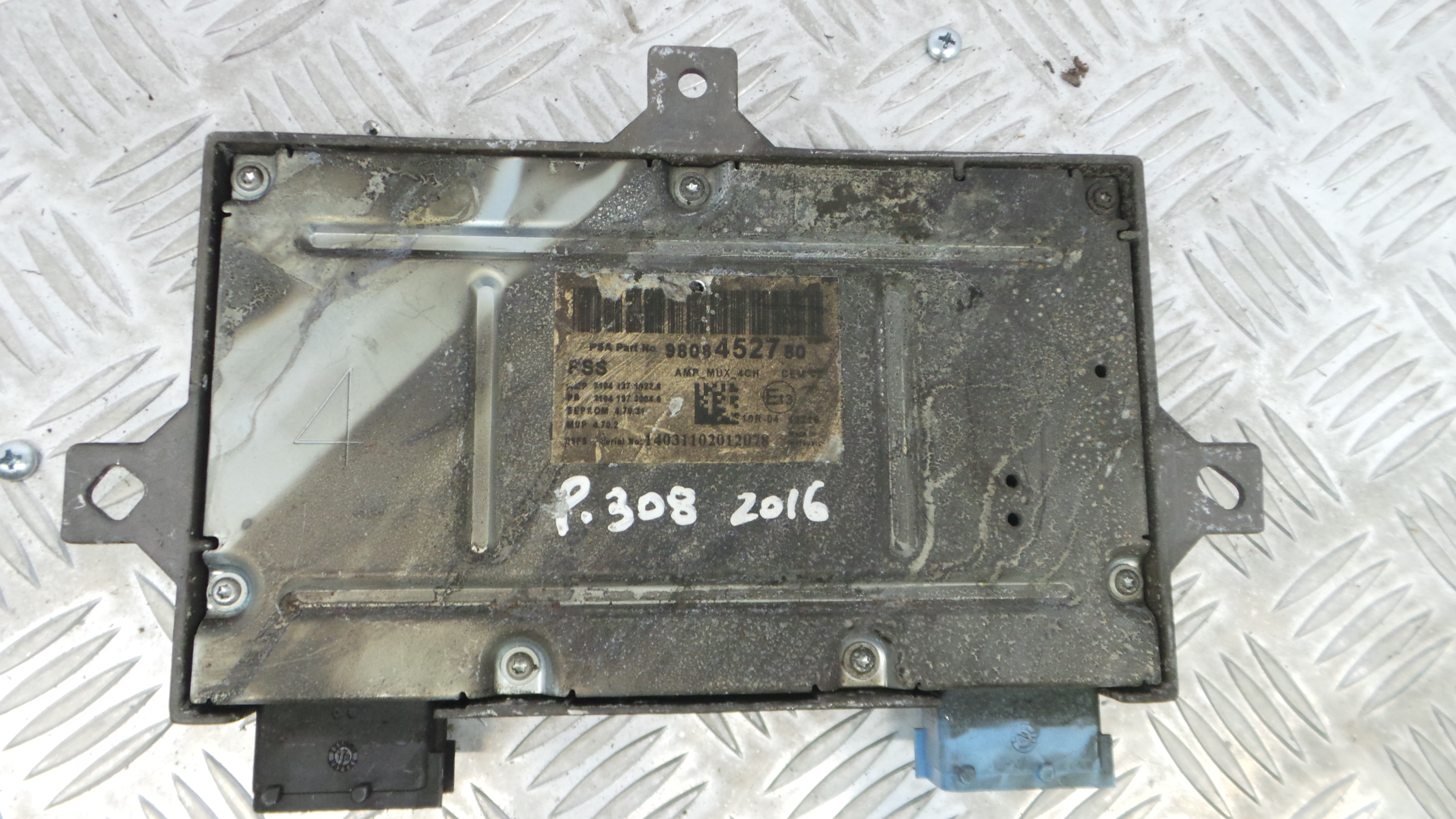 Amplificador 9808452780 - PEUGEOT 308 II (LB_, LP_, LW_, LH_, L3_)-33111757