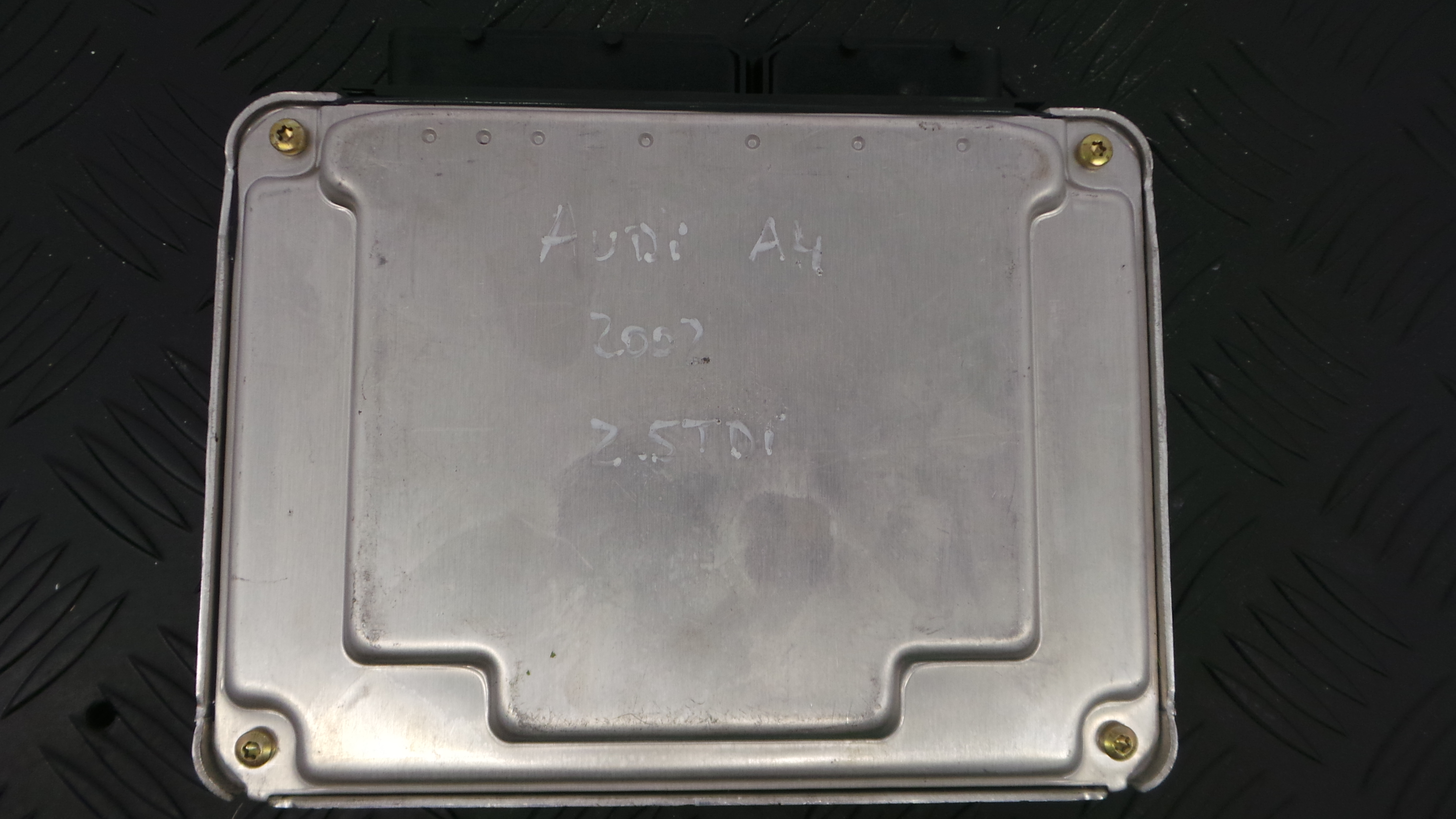 Centralina do Motor 8E0907401 - AUDI A4 B6 (8E2)-33111774 Centralina do Motor 8E0907401 - AUDI A4 B6 (8E2)-33111774