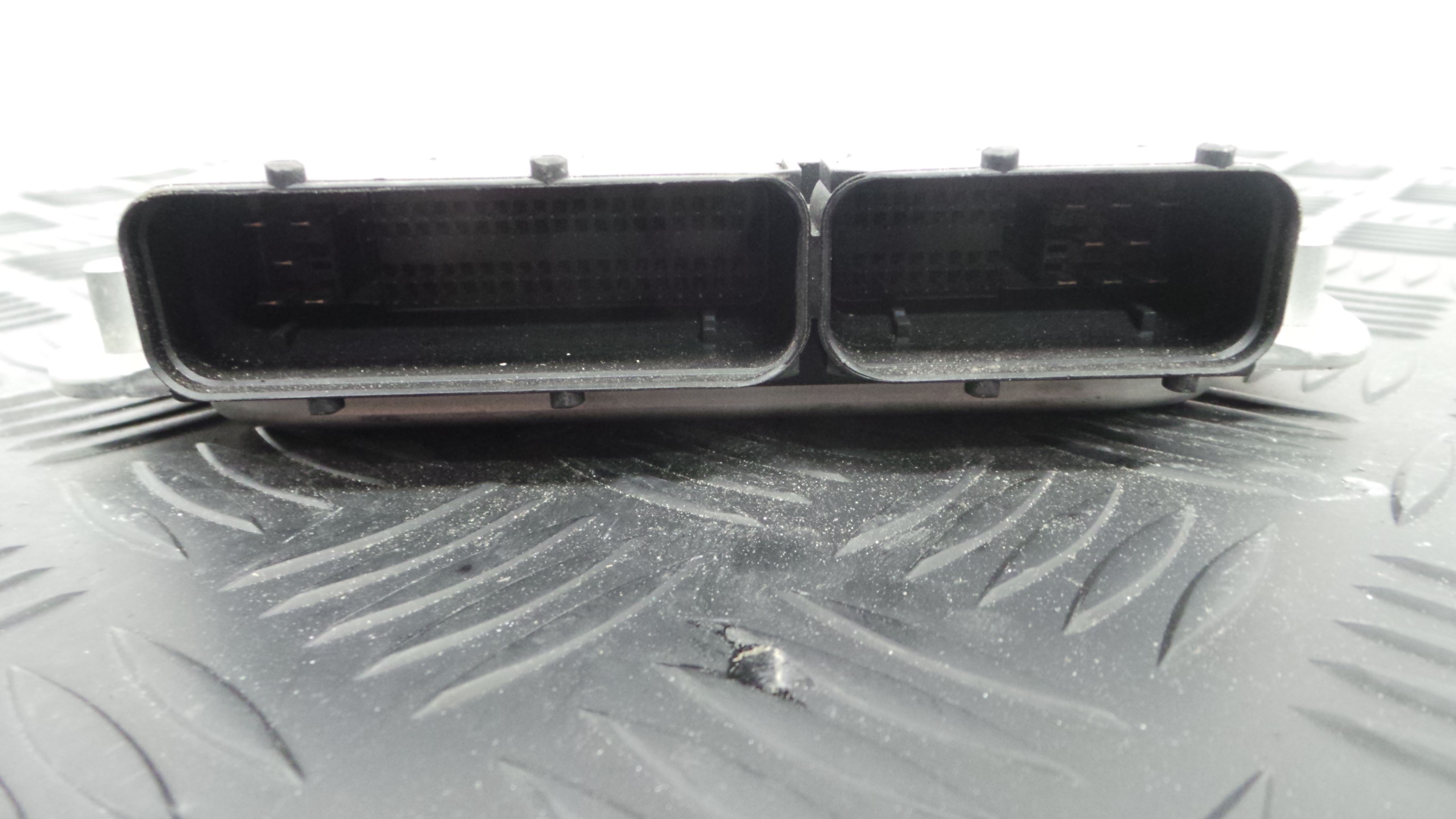 Centralina do Motor 8E0907401 - AUDI A4 B6 (8E2)-33111774