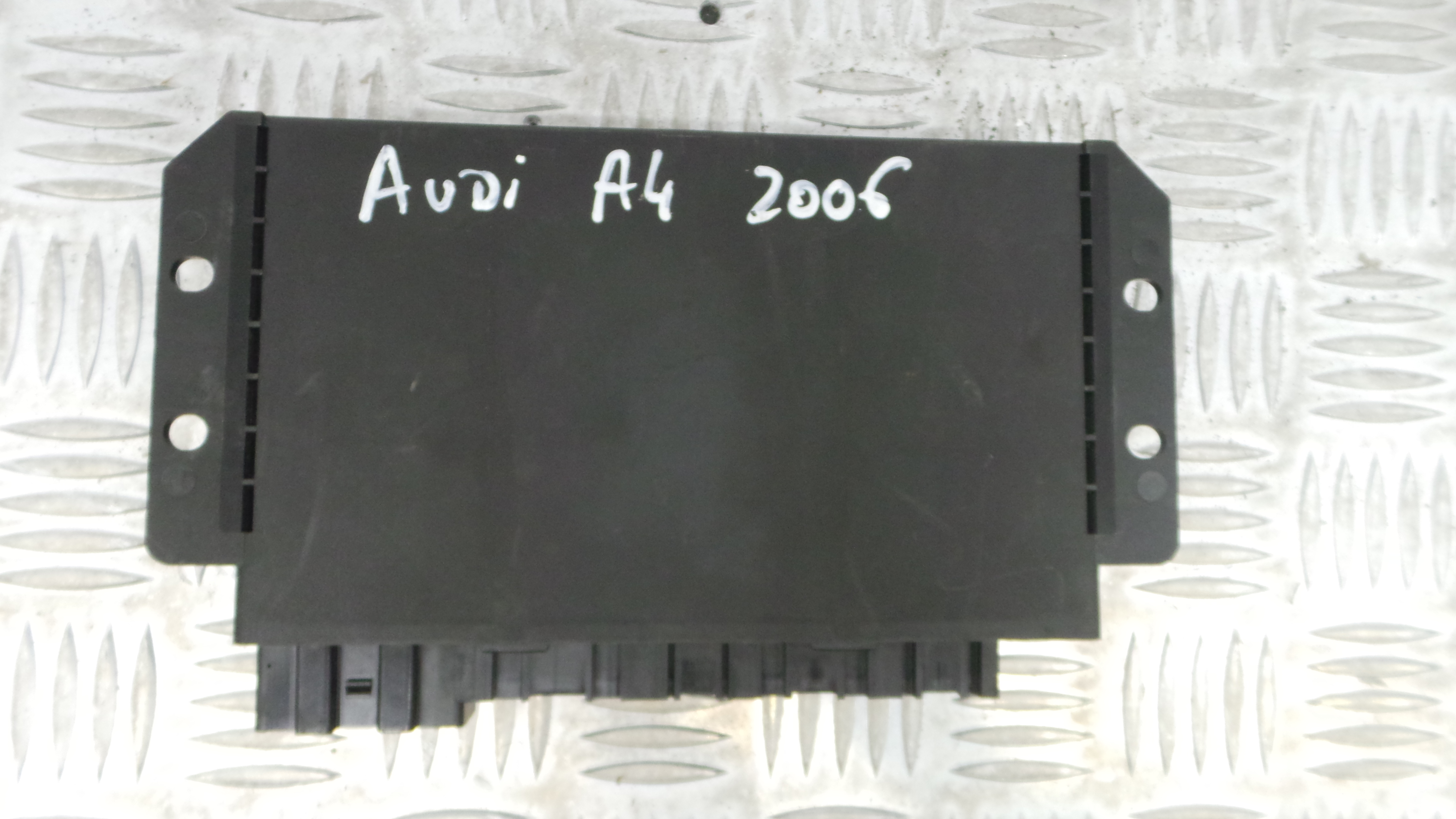 Modulo Electrónico 8E0959433BQ - AUDI A4 B7 (8EC)-33115063