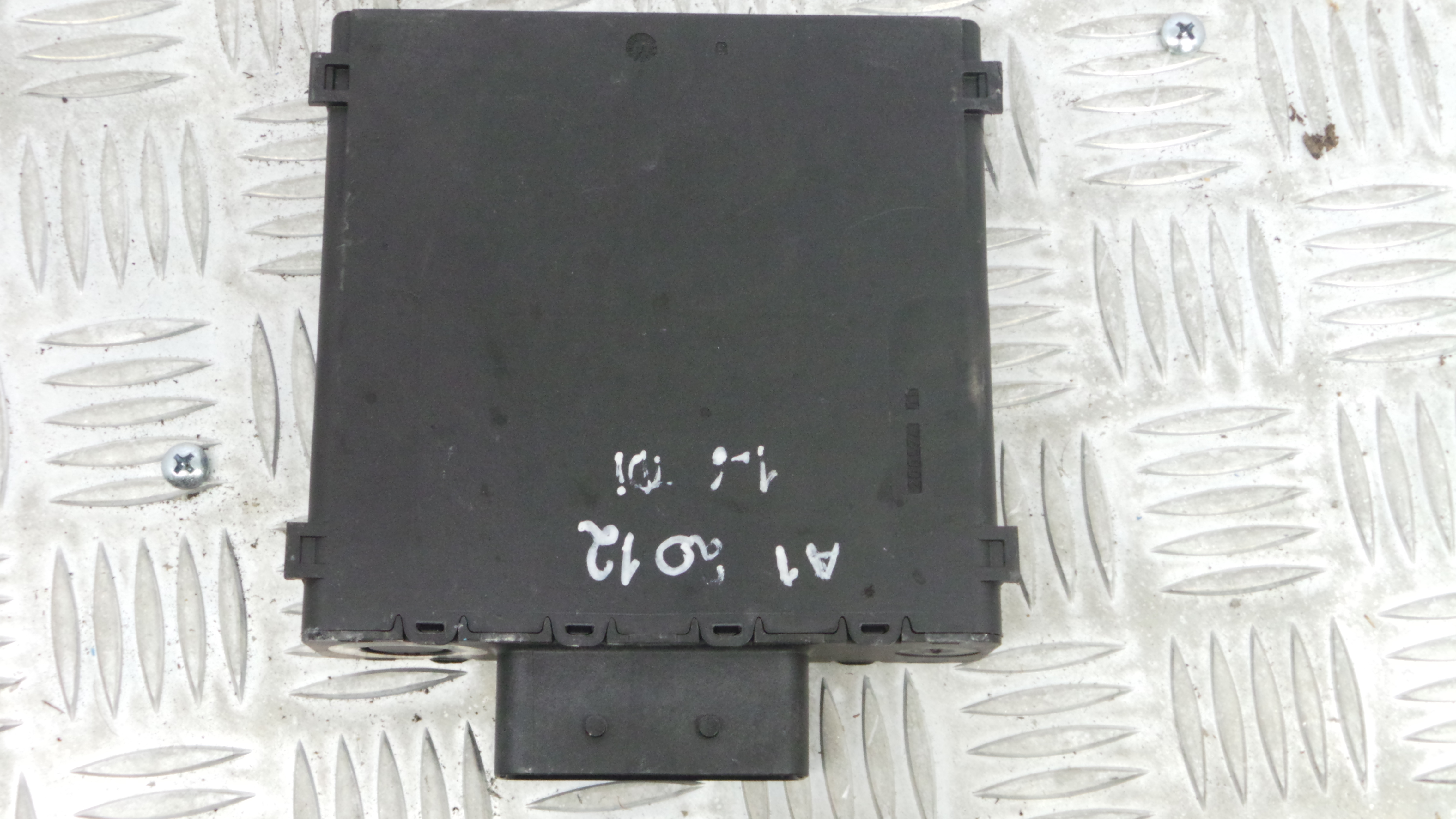 Modulo Electrónico 8K0959663 - AUDI A1 (8X1, 8XK)-33115159 Modulo Electrónico 8K0959663 - AUDI A1 (8X1, 8XK)-33115159