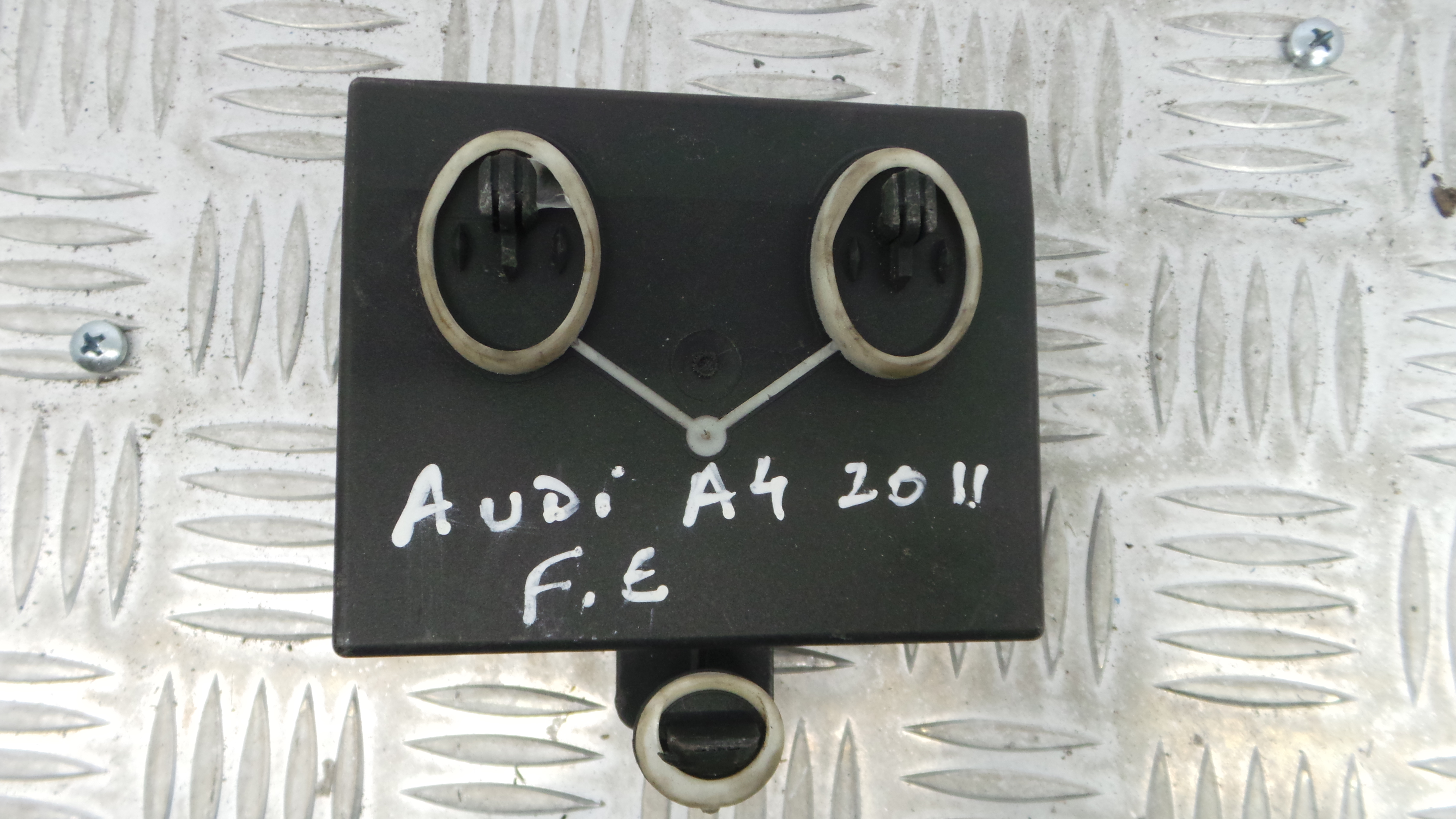 Modulo Electrónico 8K0959792N - AUDI A4 B8 (8K2)-33115239 Modulo Electrónico 8K0959792N - AUDI A4 B8 (8K2)-33115239