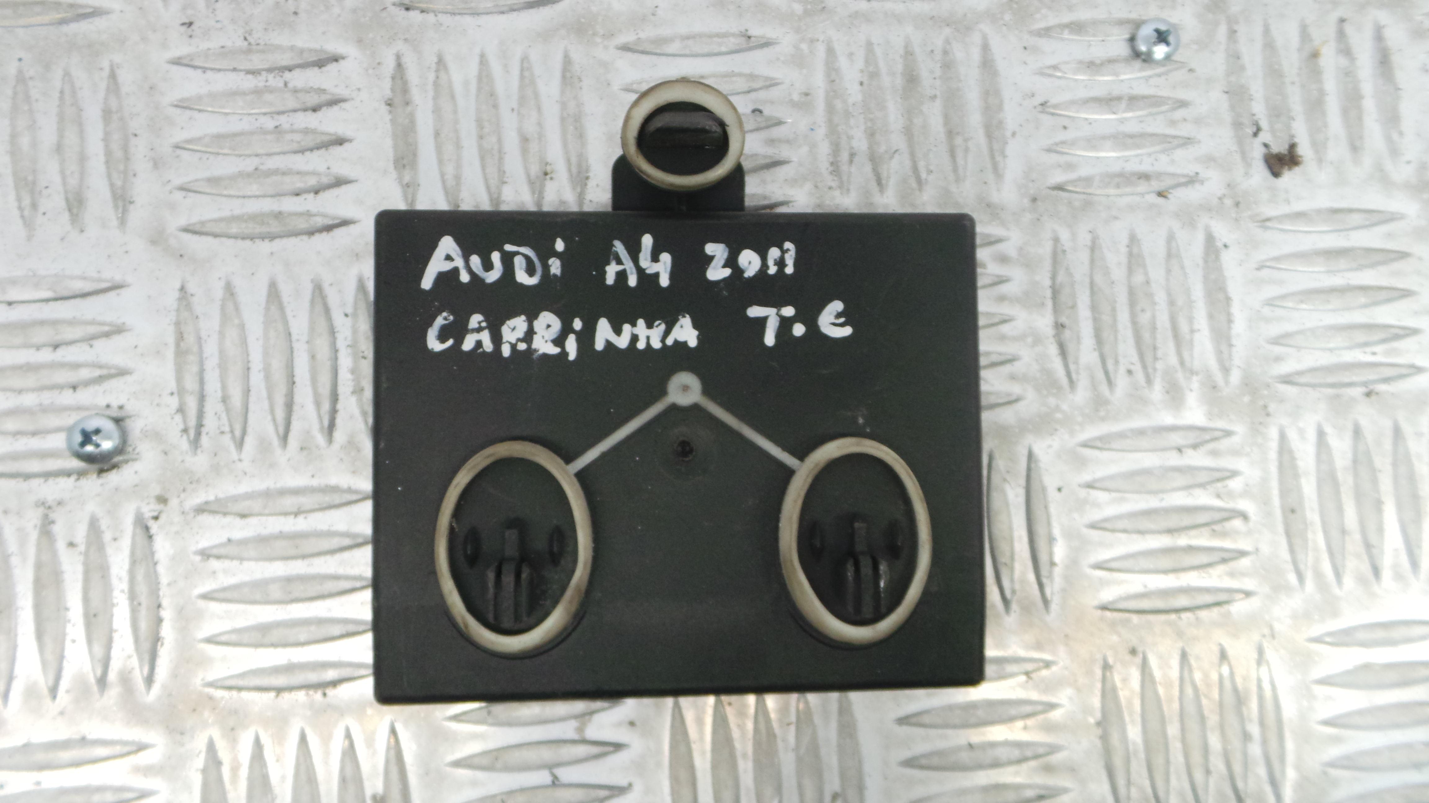 Modulo Electrónico 8K0959795F - AUDI A4 B8 Avant (8K5)-33115245 Modulo Electrónico 8K0959795F - AUDI A4 B8 Avant (8K5)-33115245