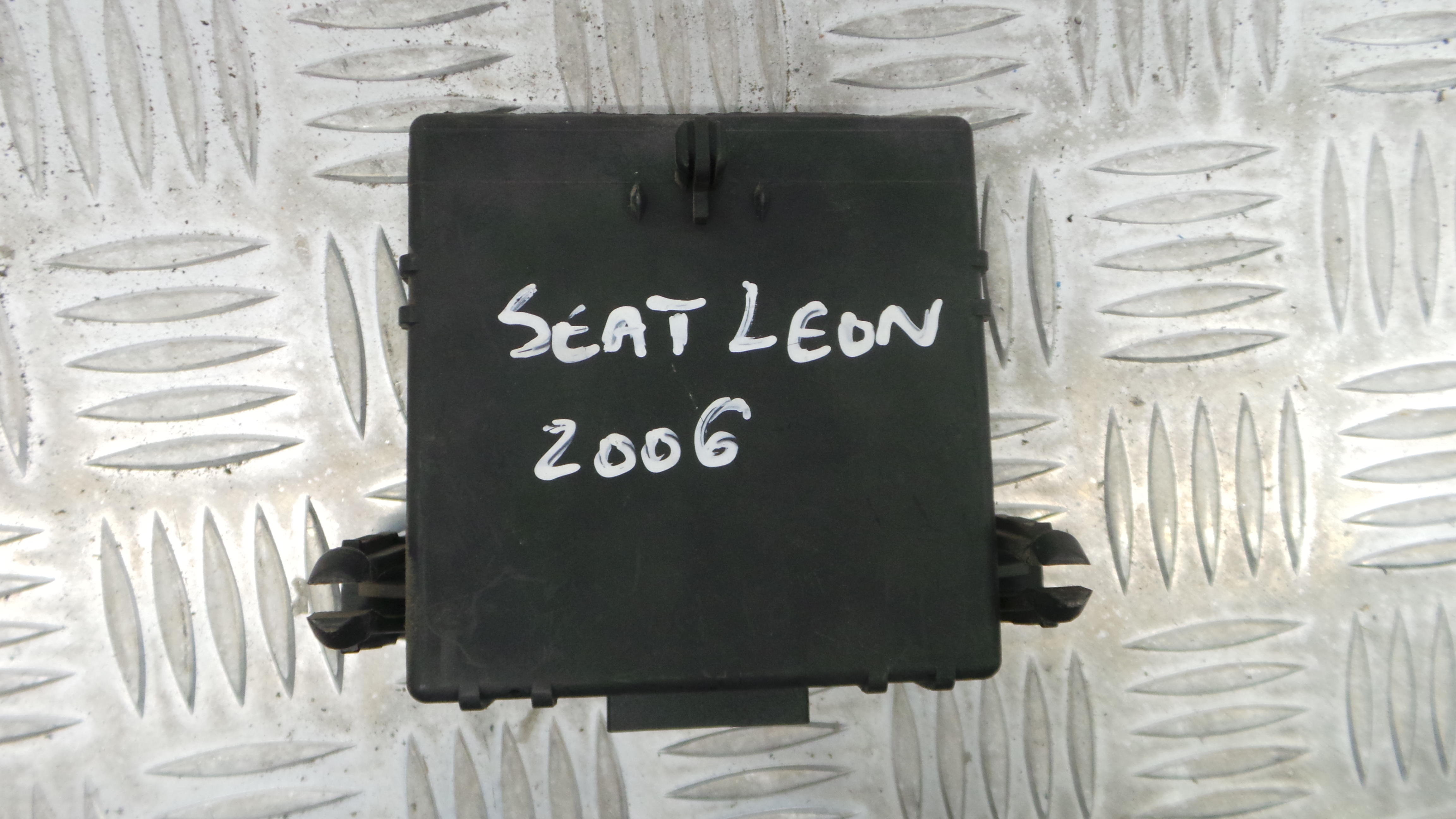 Modulo Electrónico 1K0907530F - SEAT LEON (1P1)-33115253 Modulo Electrónico 1K0907530F - SEAT LEON (1P1)-33115253