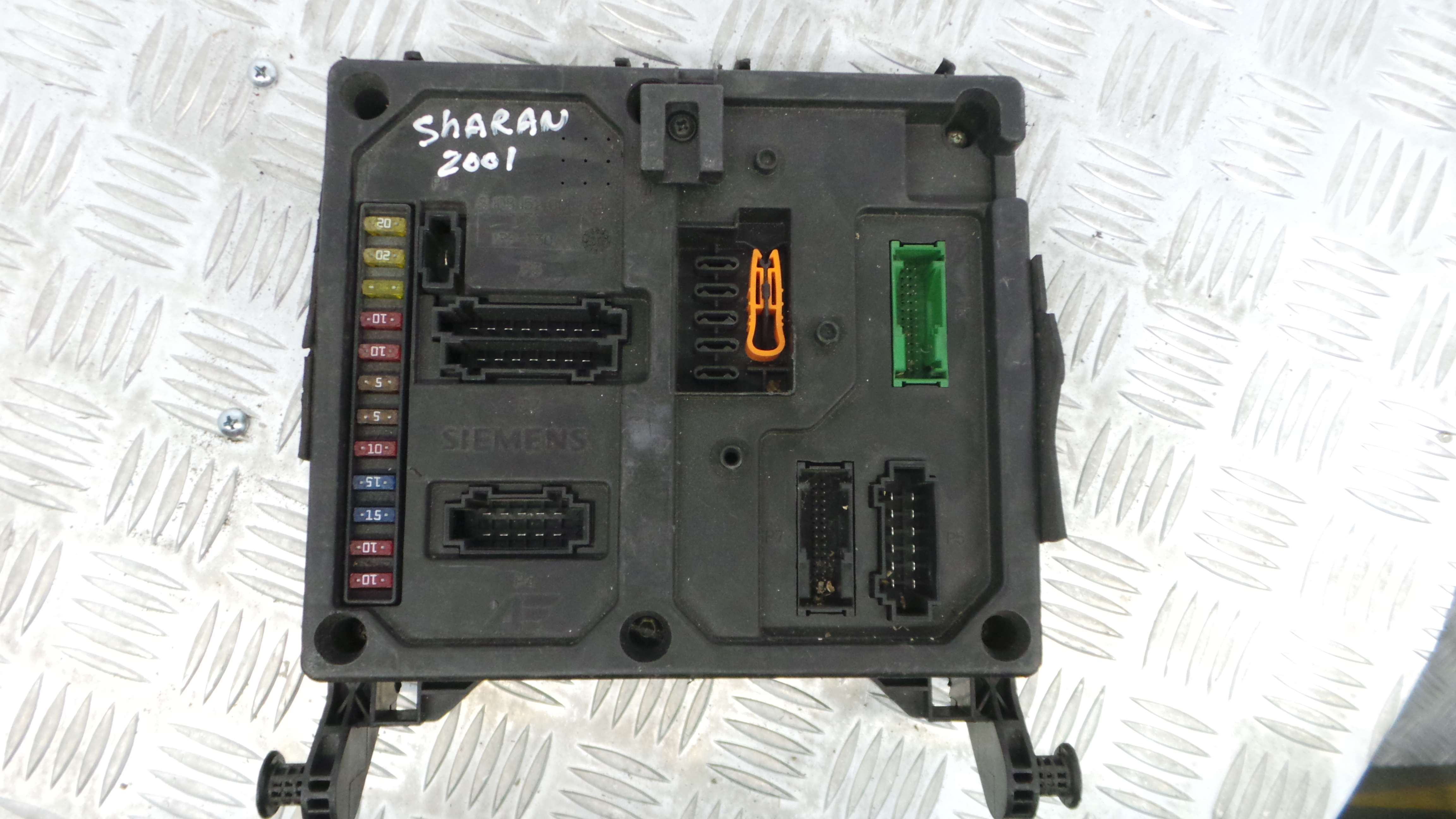 Caixa dos Fusíveis / BSI / UCH / SAM  - VW SHARAN (7M8, 7M9, 7M6)-33118088